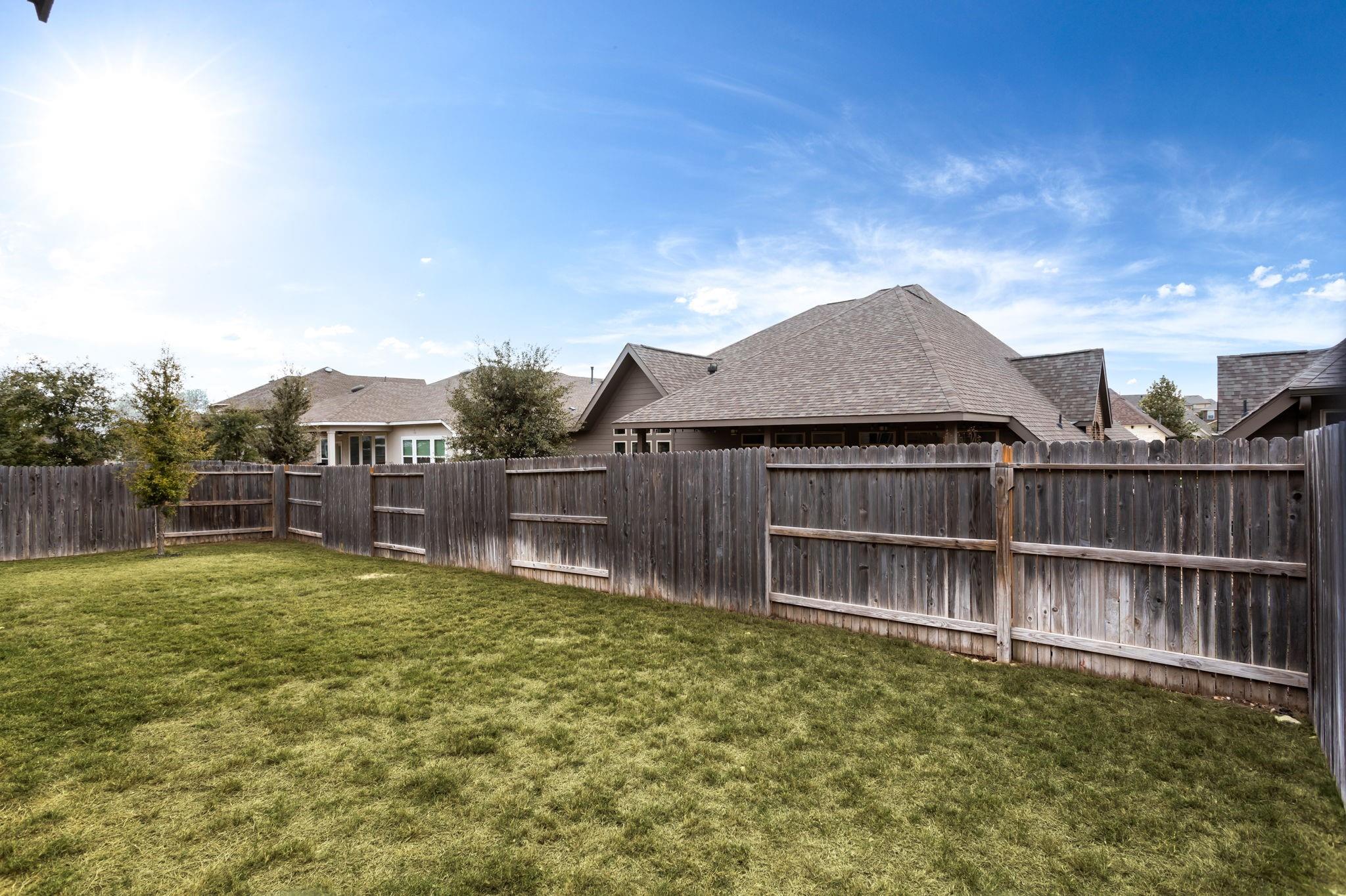 Image 23 of 26 For 2131 Thayer Cove