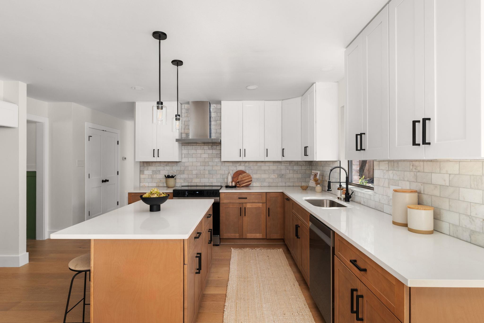 Image 12 of 38 For 10905 Chateau Hl