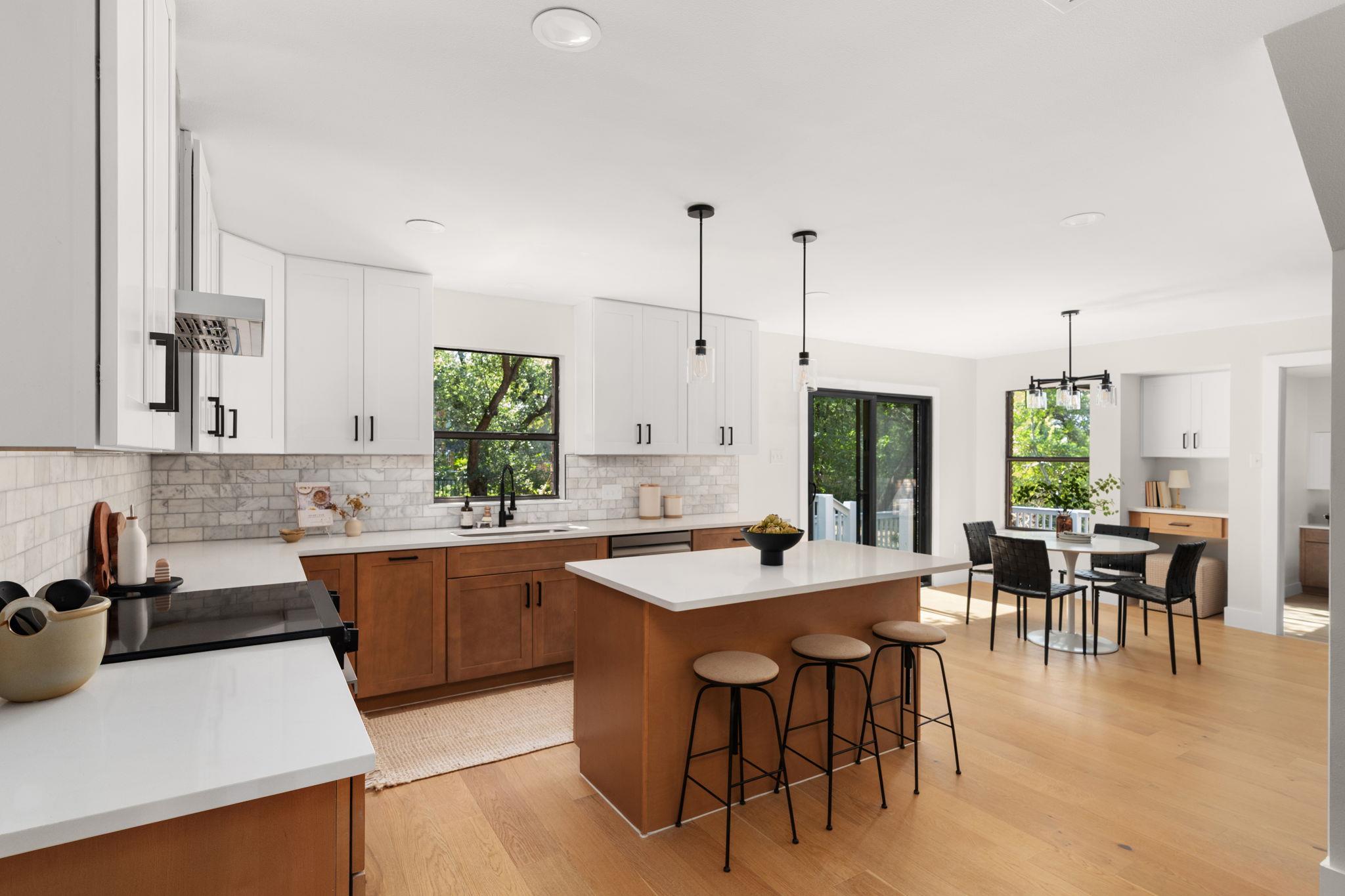 Image 13 of 38 For 10905 Chateau Hl