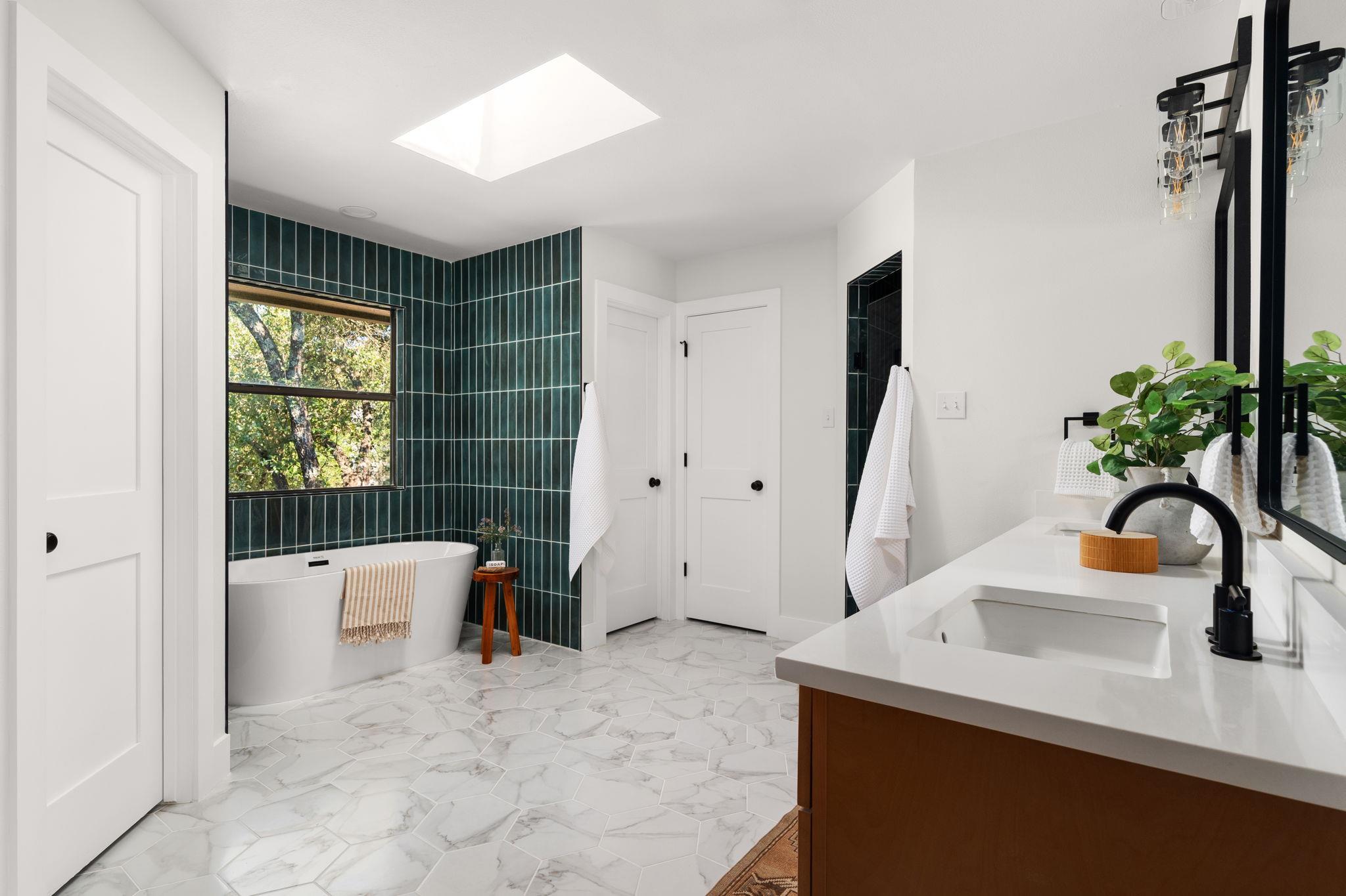 Image 21 of 38 For 10905 Chateau Hl