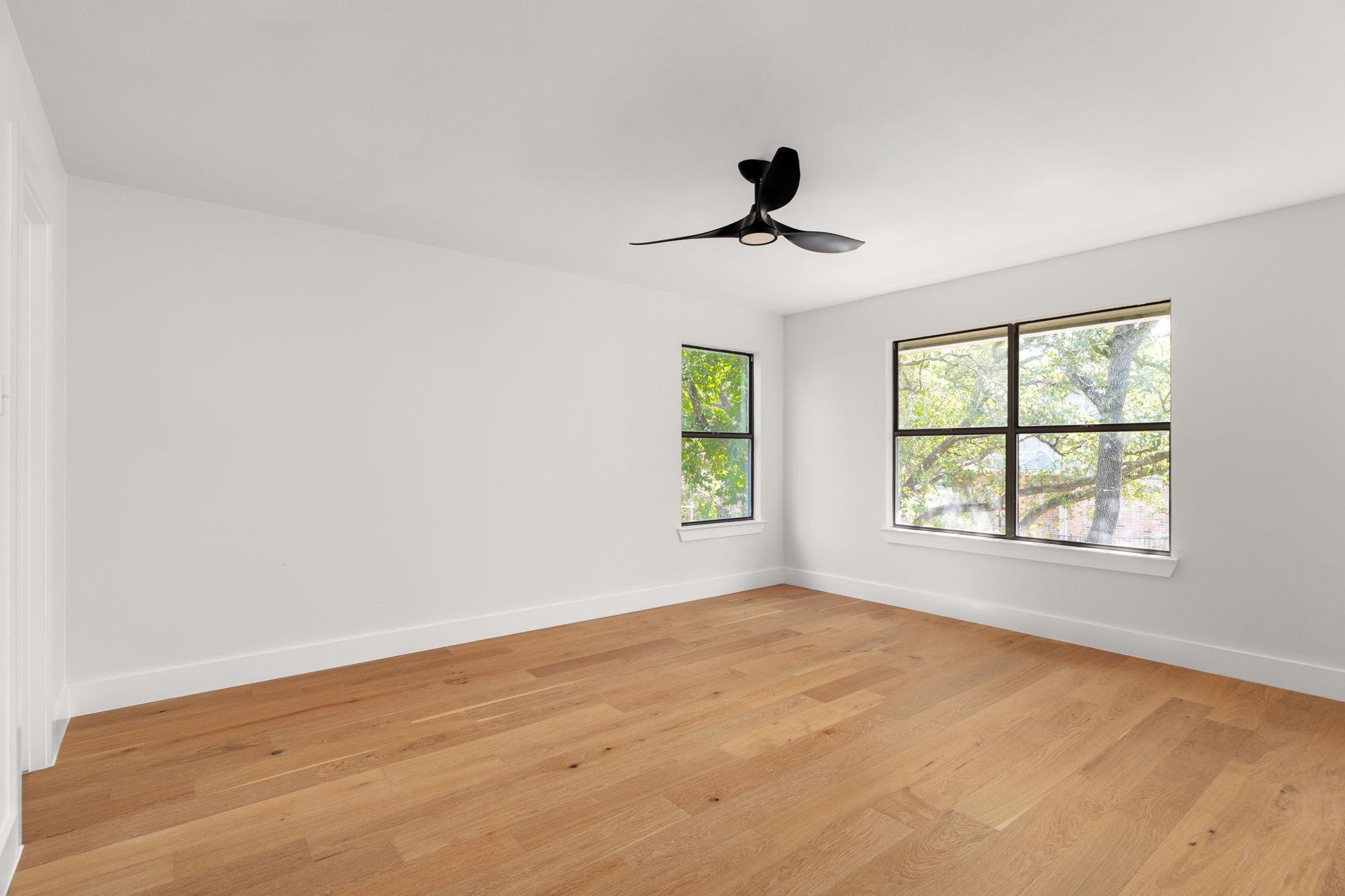 Image 28 of 38 For 10905 Chateau Hl