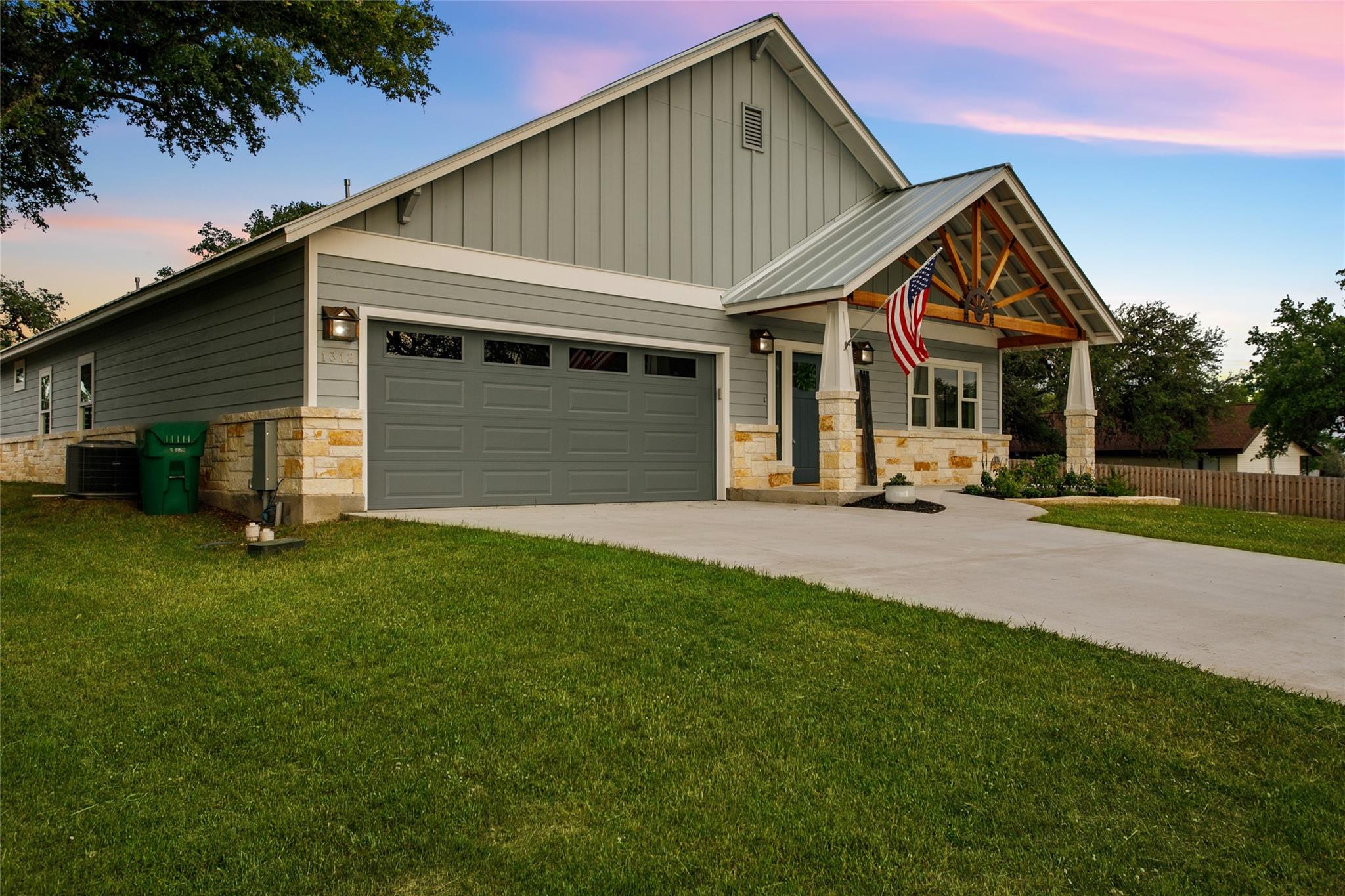 Image 2 of 39 For 1312 Greenlawn Parkway