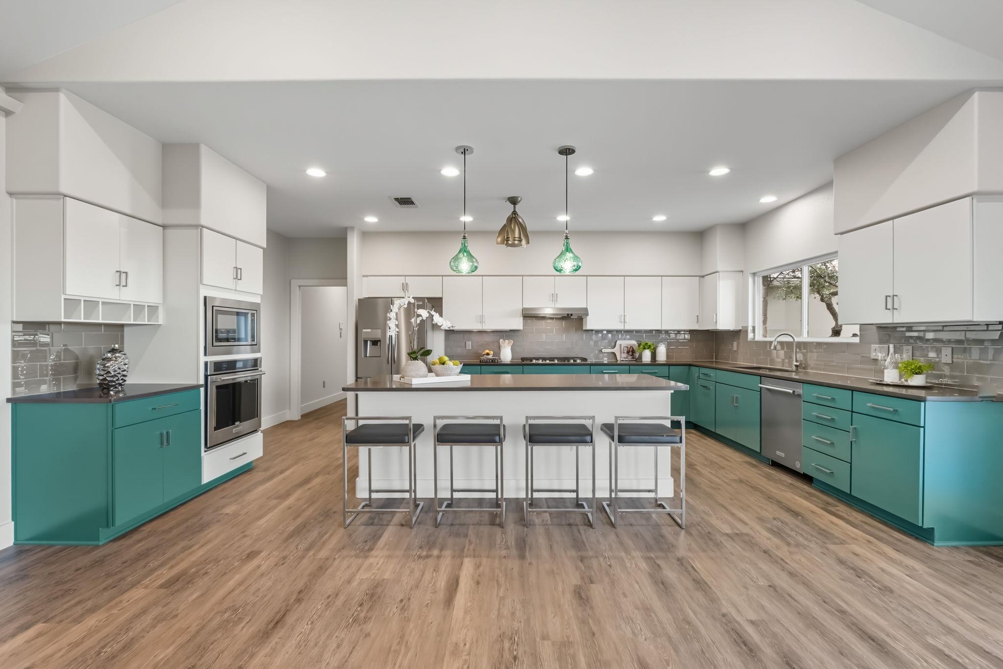 Image 21 of 40 For 128 Skylight Trl