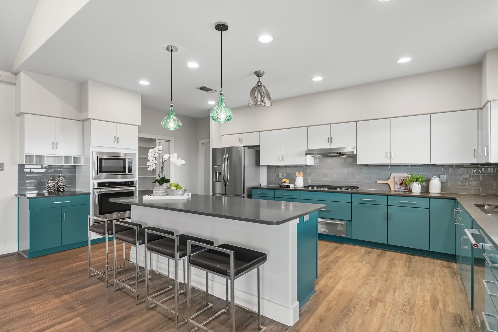 Image 22 of 40 For 128 Skylight Trl