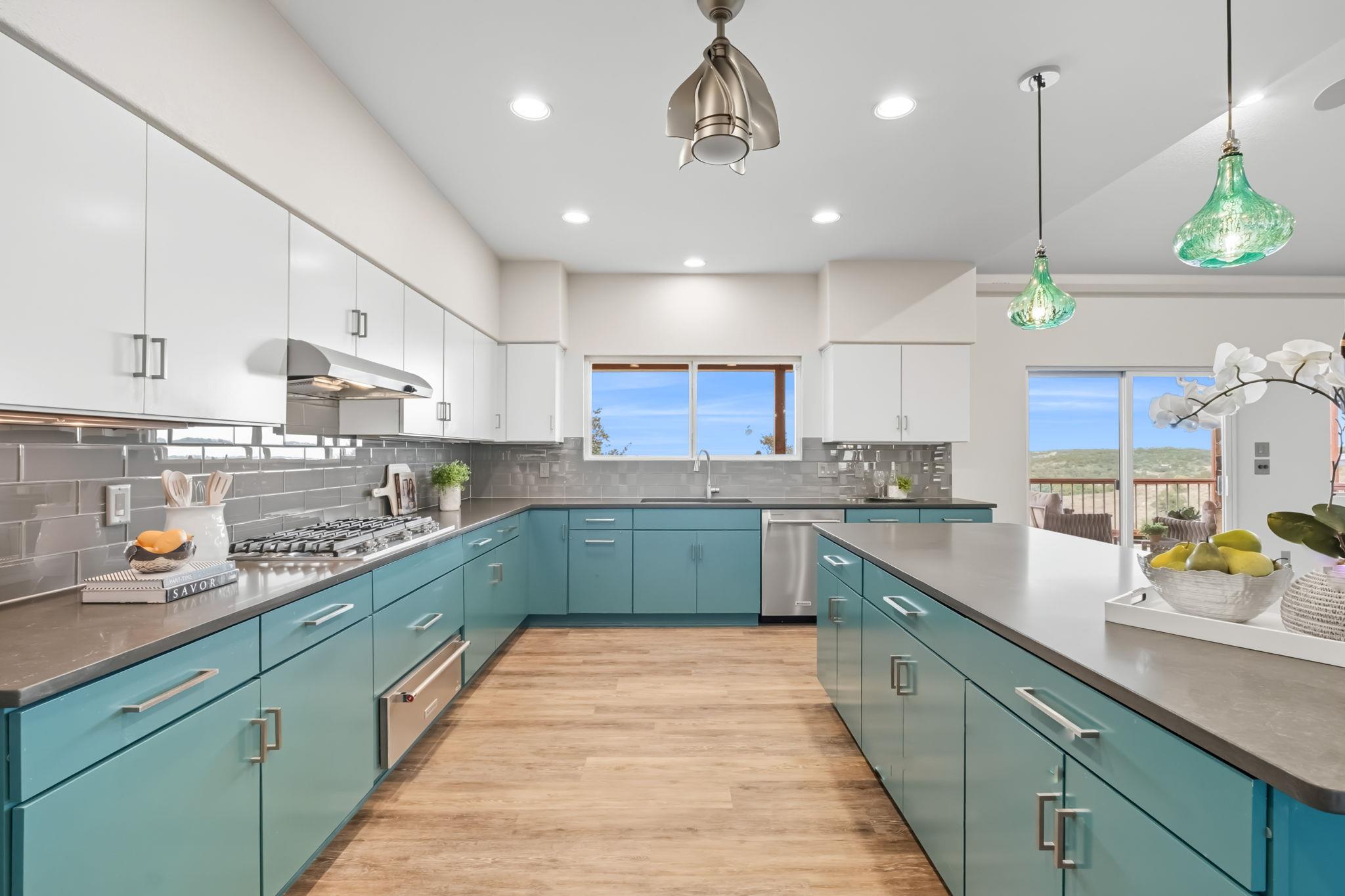 Image 23 of 40 For 128 Skylight Trl