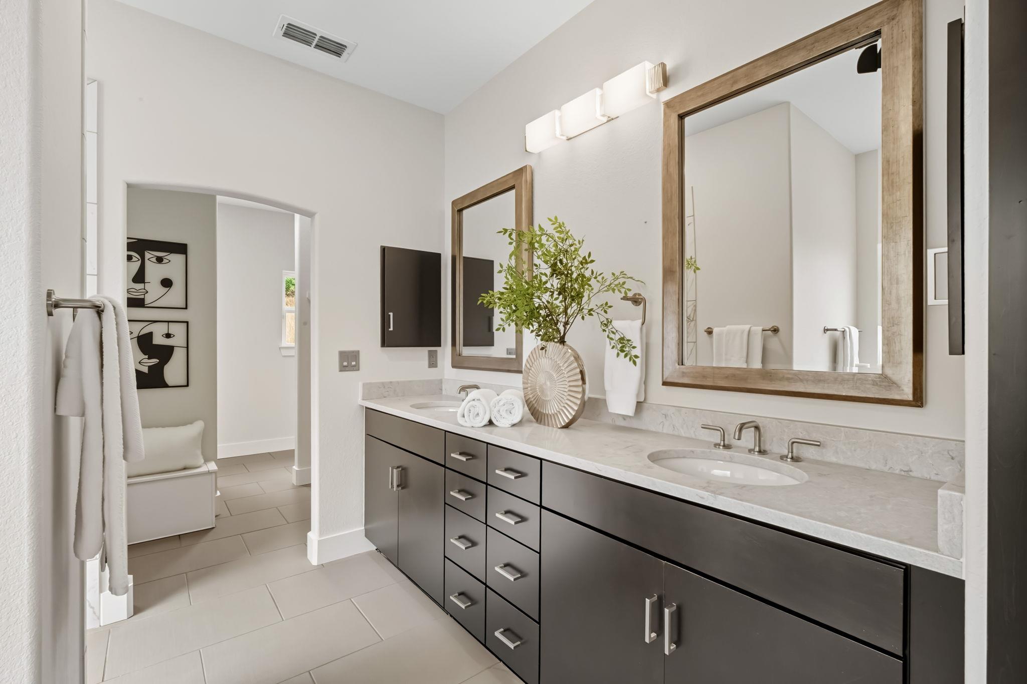 Image 30 of 40 For 128 Skylight Trl