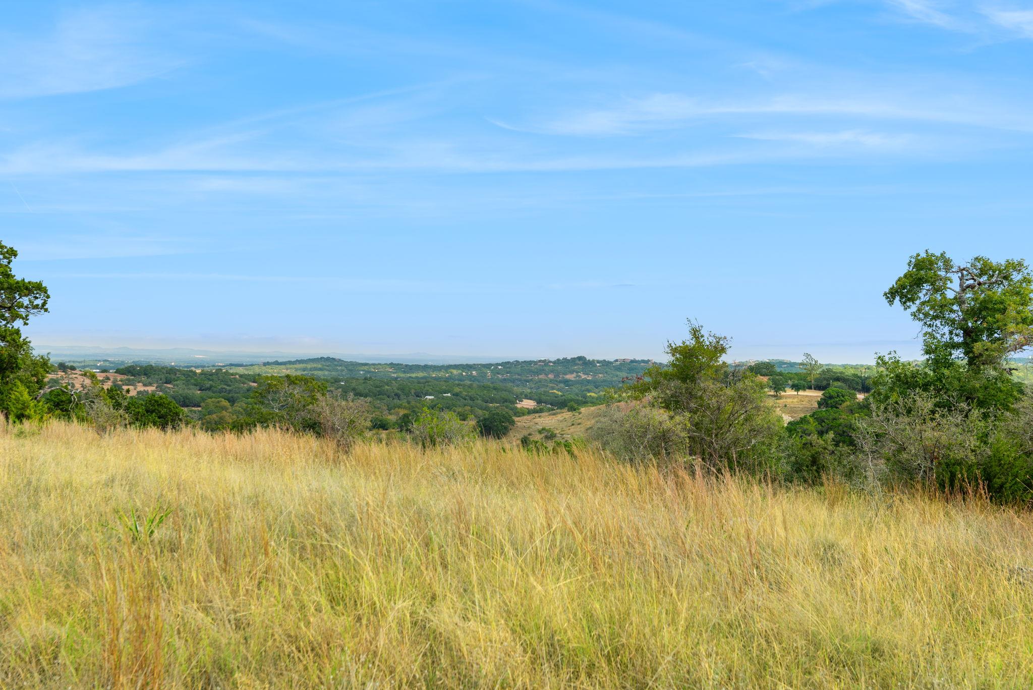 Image 4 of 40 For 128 Skylight Trl