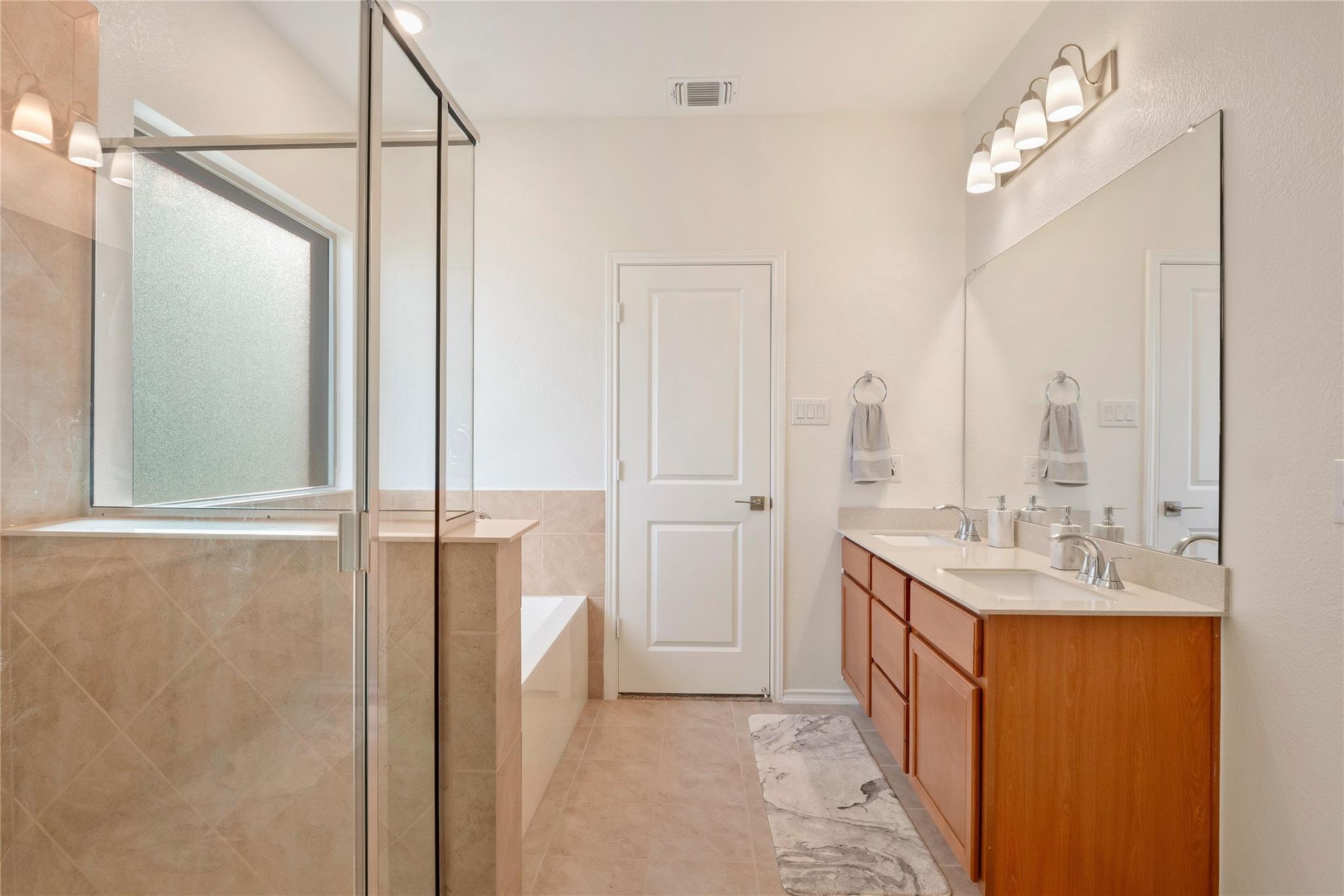 Image 10 of 25 For 125 Lucky Texan Rd