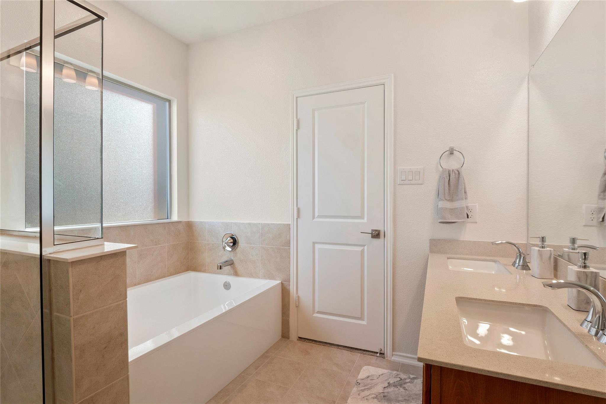 Image 11 of 25 For 125 Lucky Texan Rd