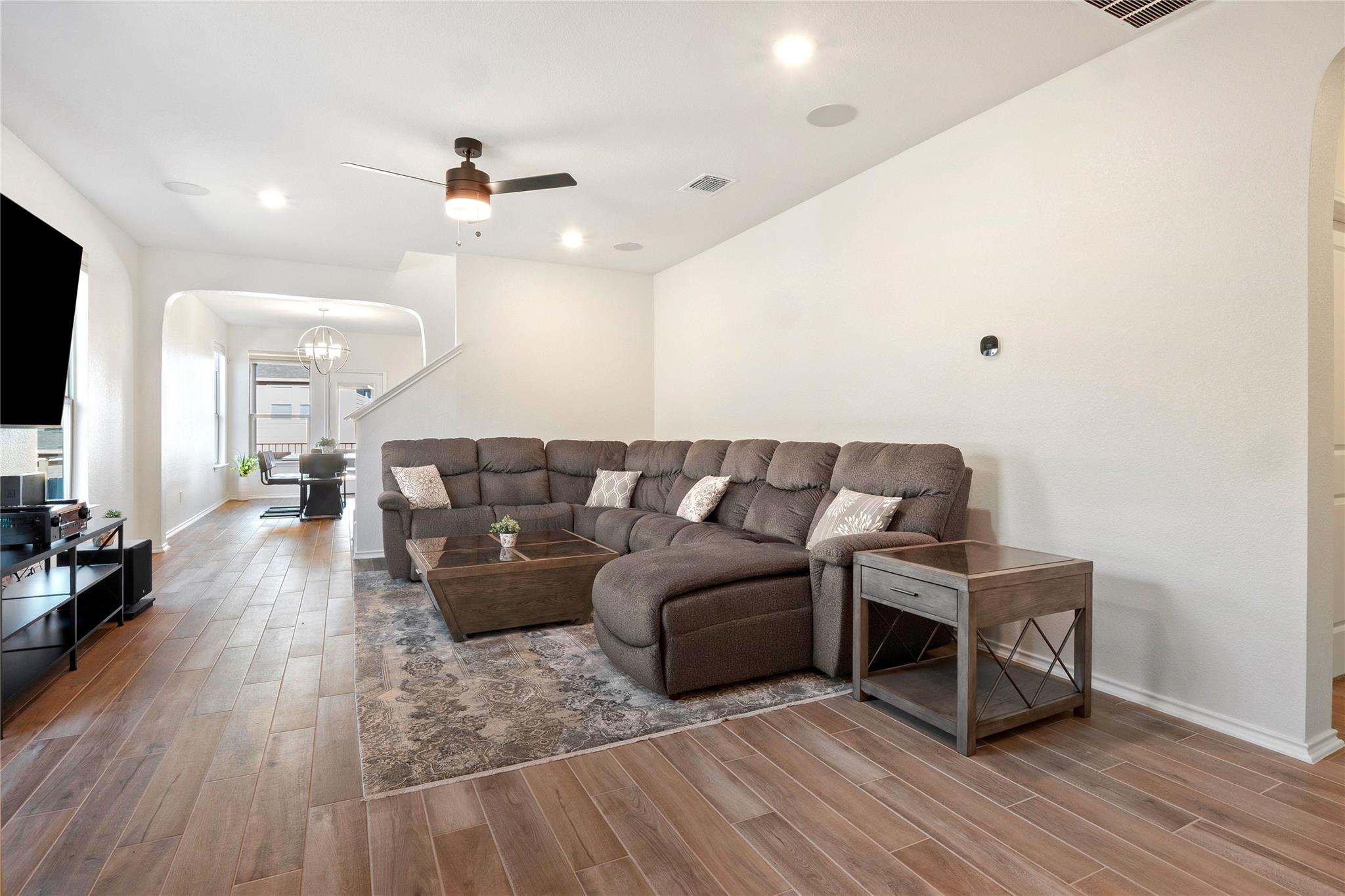 Image 3 of 25 For 125 Lucky Texan Rd