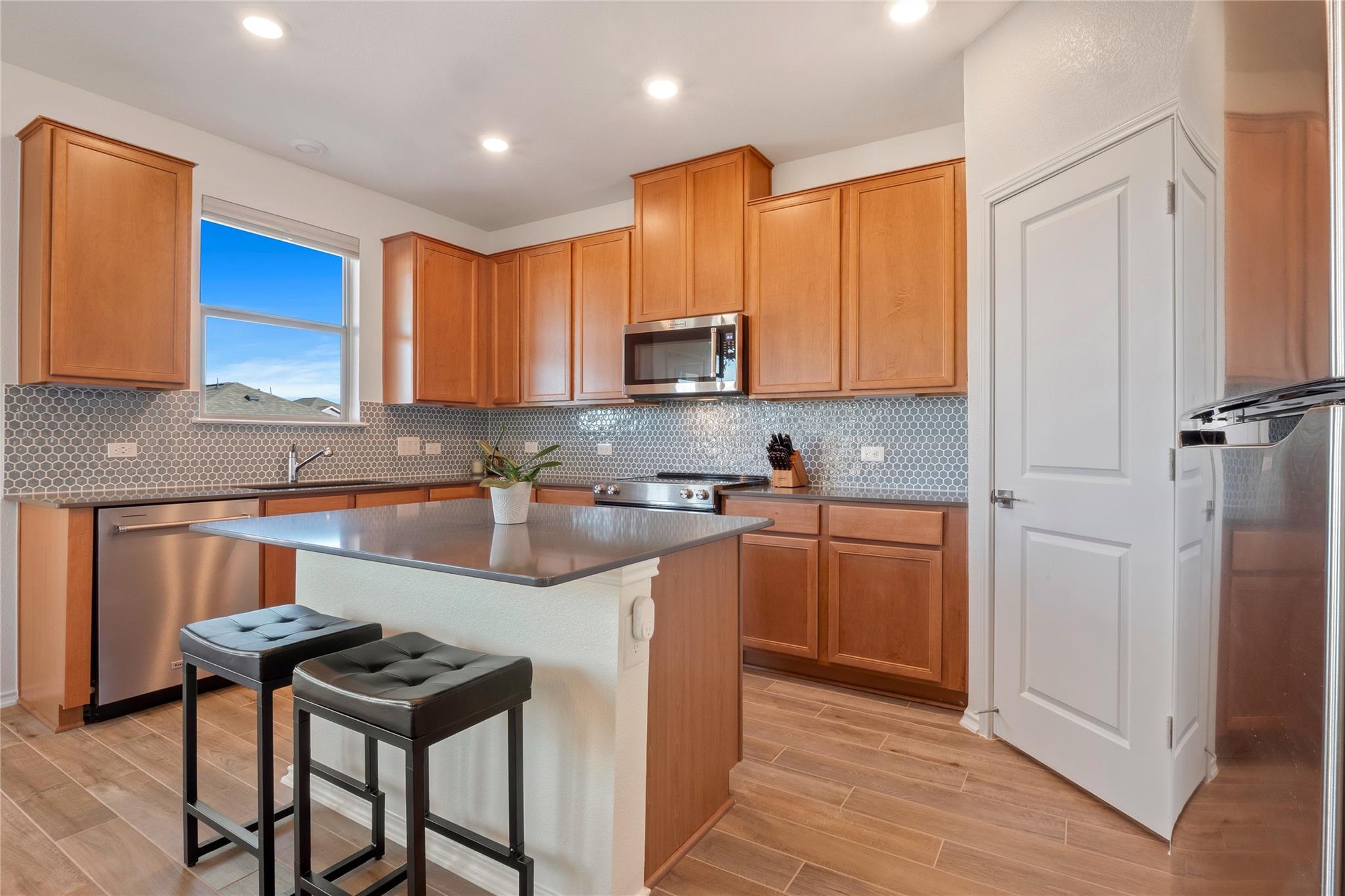 Image 7 of 25 For 125 Lucky Texan Rd