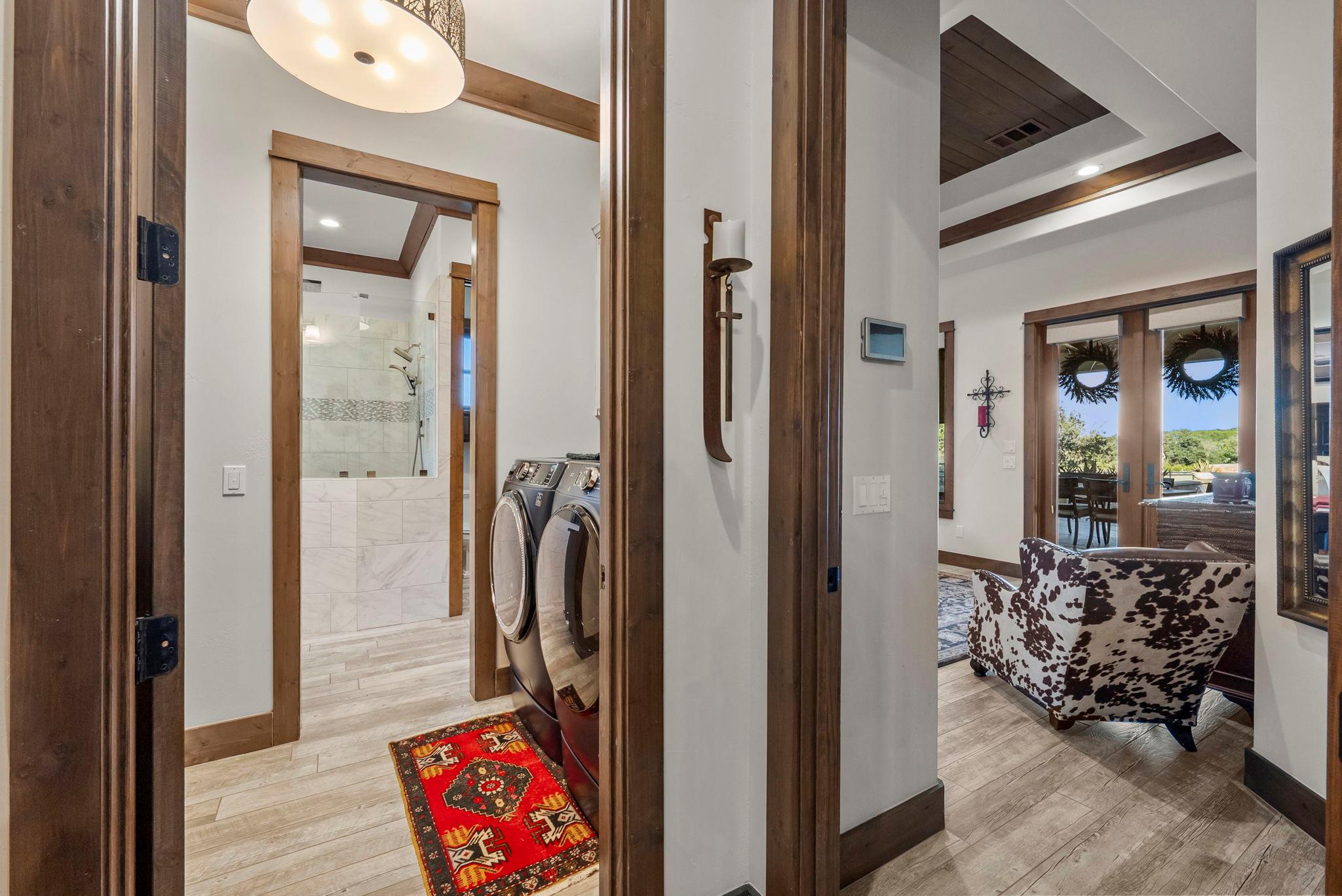 Image 24 of 40 For 901 Crown Ln