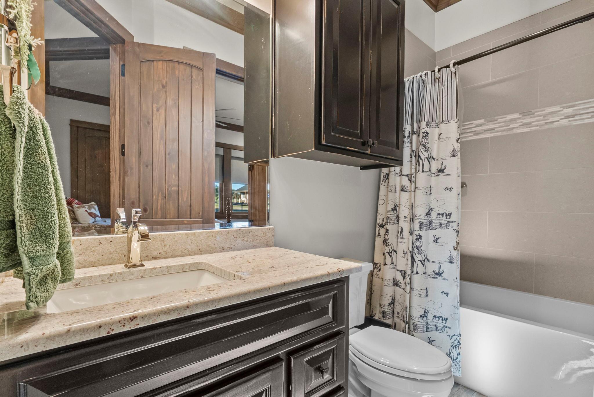 Image 30 of 40 For 901 Crown Ln