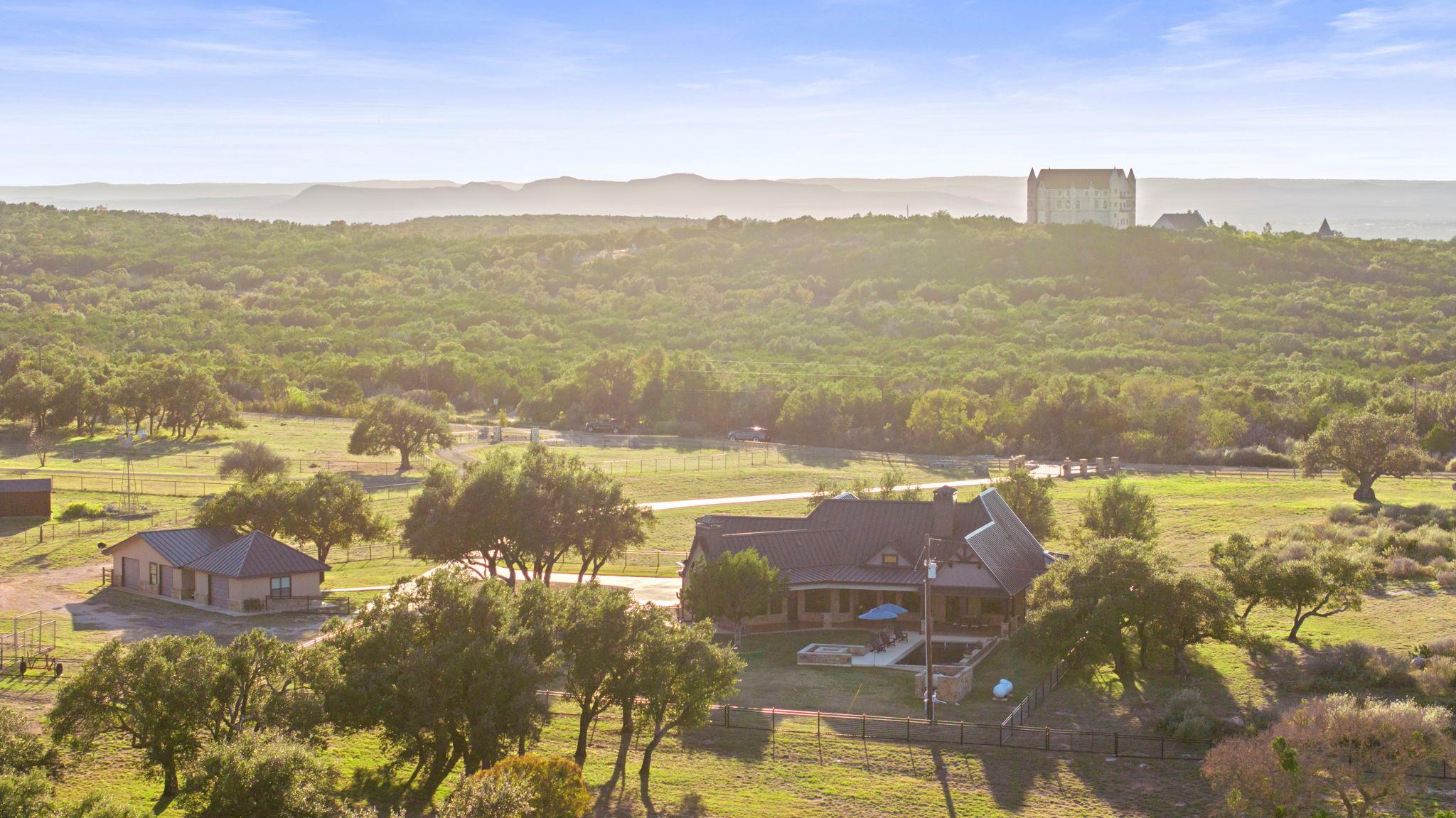 Image 40 of 40 For 901 Crown Ln