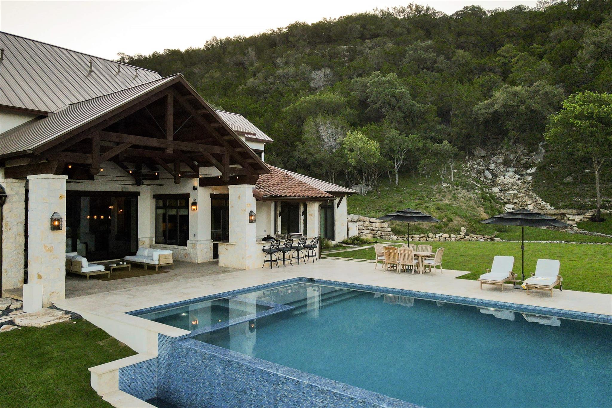 Image 11 of 40 For 15016 Flat Top Ranch Rd