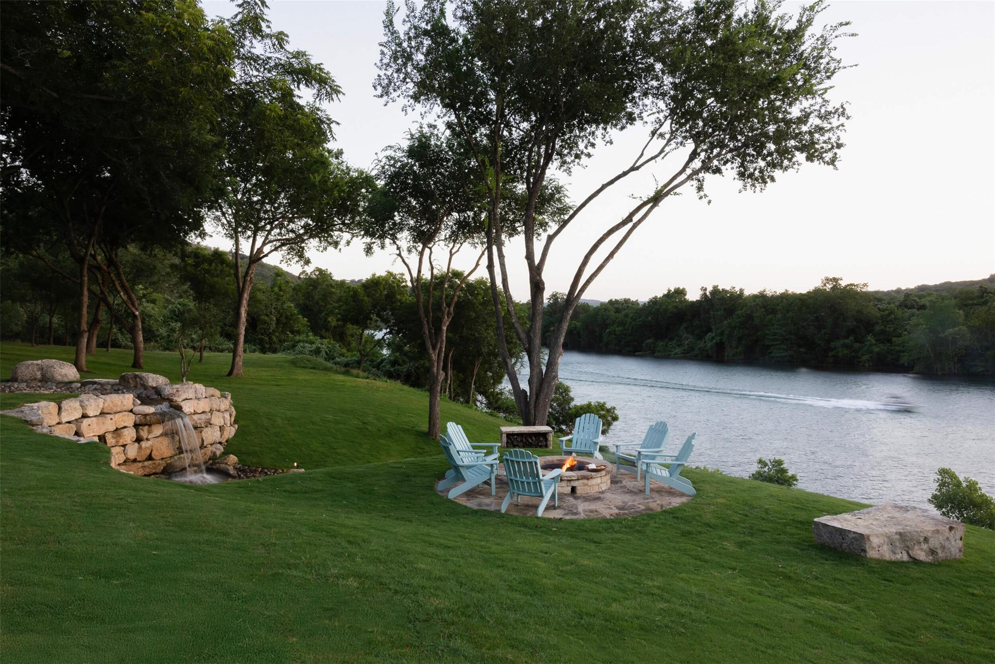 Image 8 of 40 For 15016 Flat Top Ranch Rd