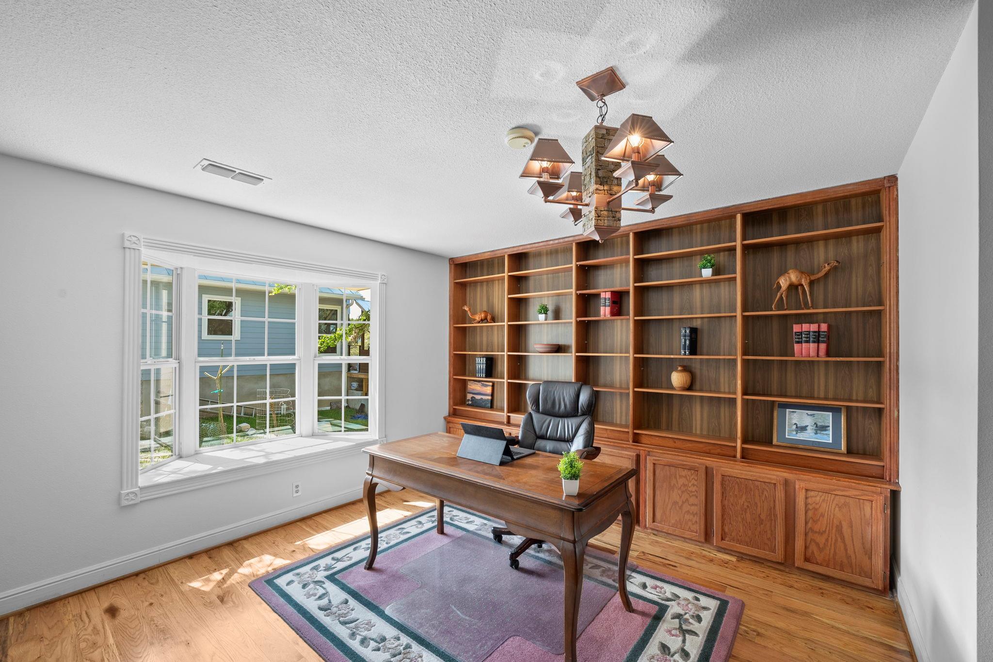 Image 12 of 38 For 1025 Blue Water Dr
