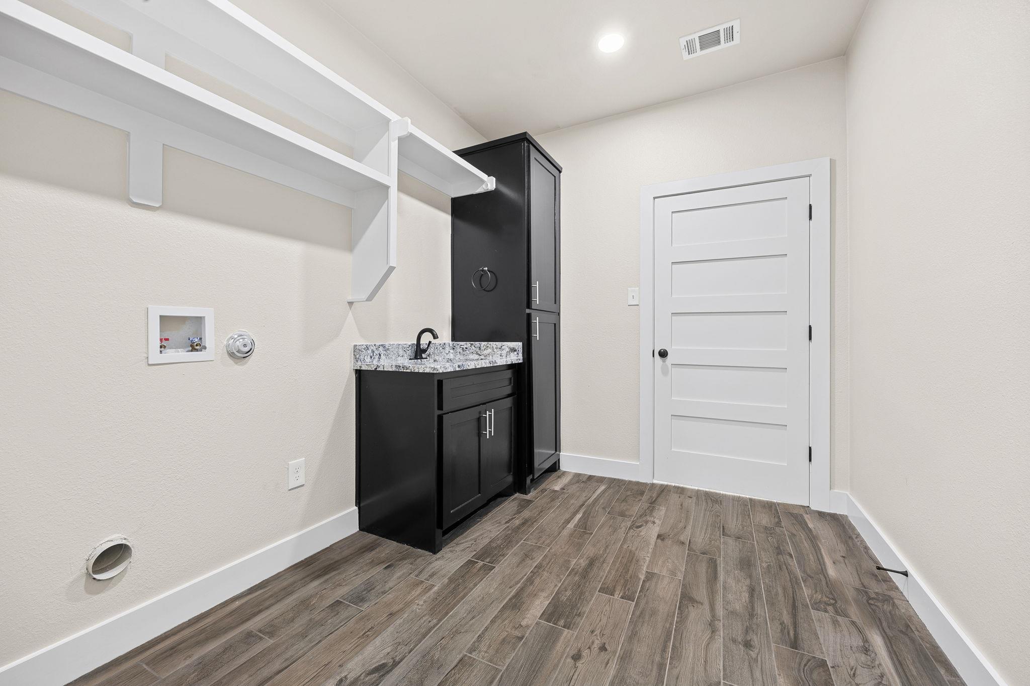 Image 33 of 40 For 1244 Hadley Ln