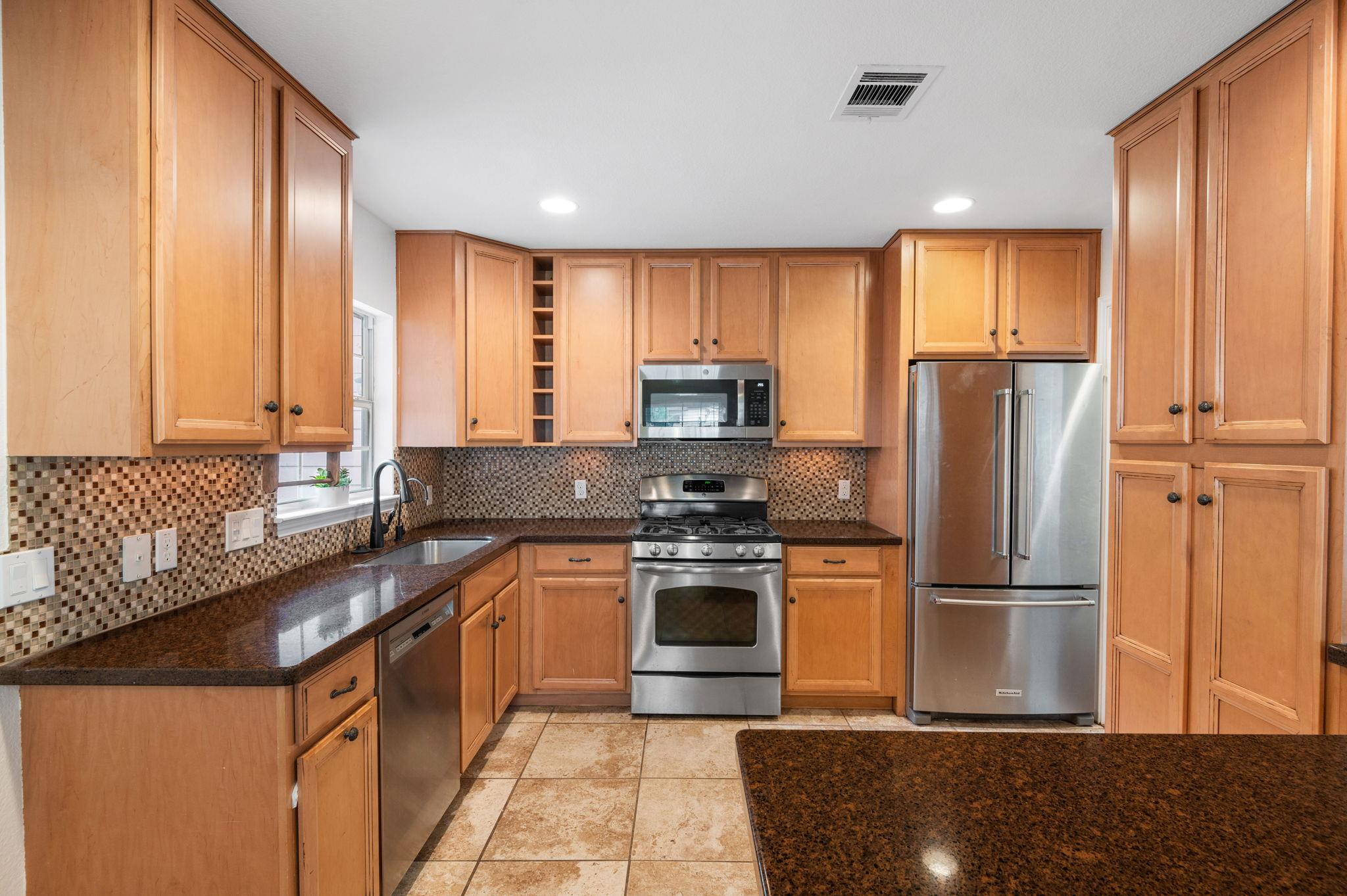 Image 11 of 39 For 7517 Delafield Ln