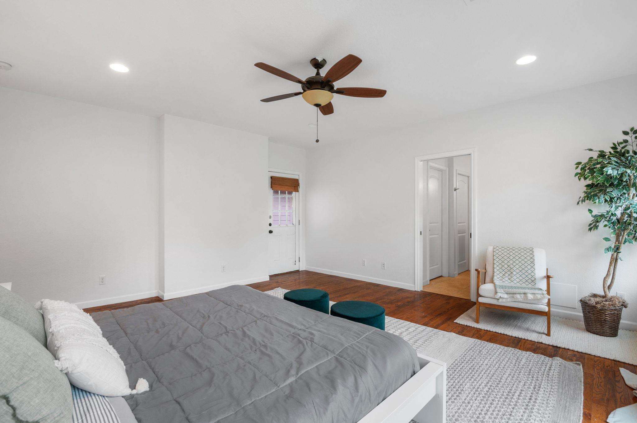 Image 17 of 39 For 7517 Delafield Ln