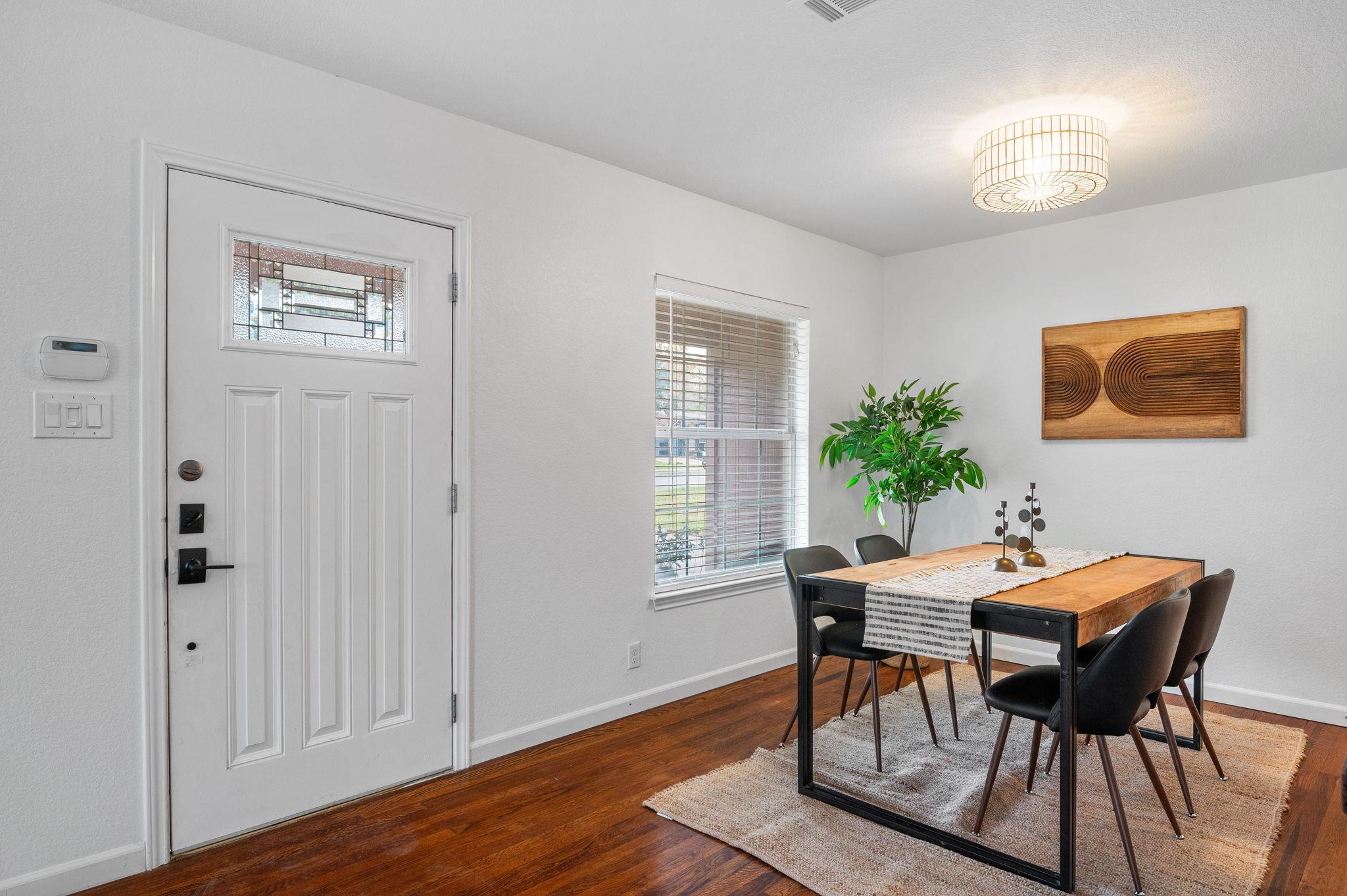 Image 9 of 39 For 7517 Delafield Ln