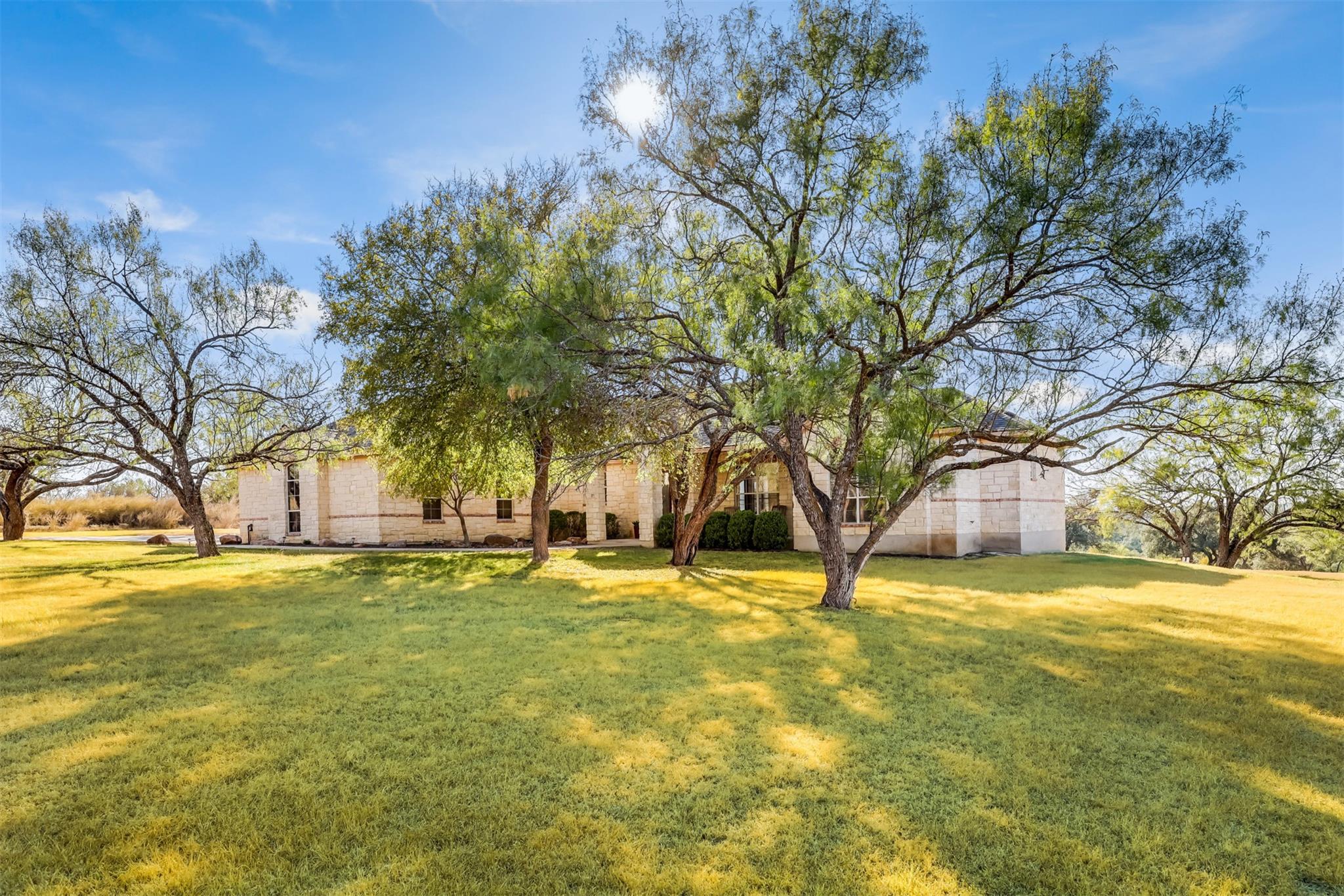 Details for 104 Running Brook Trl, Spicewood, TX 78669