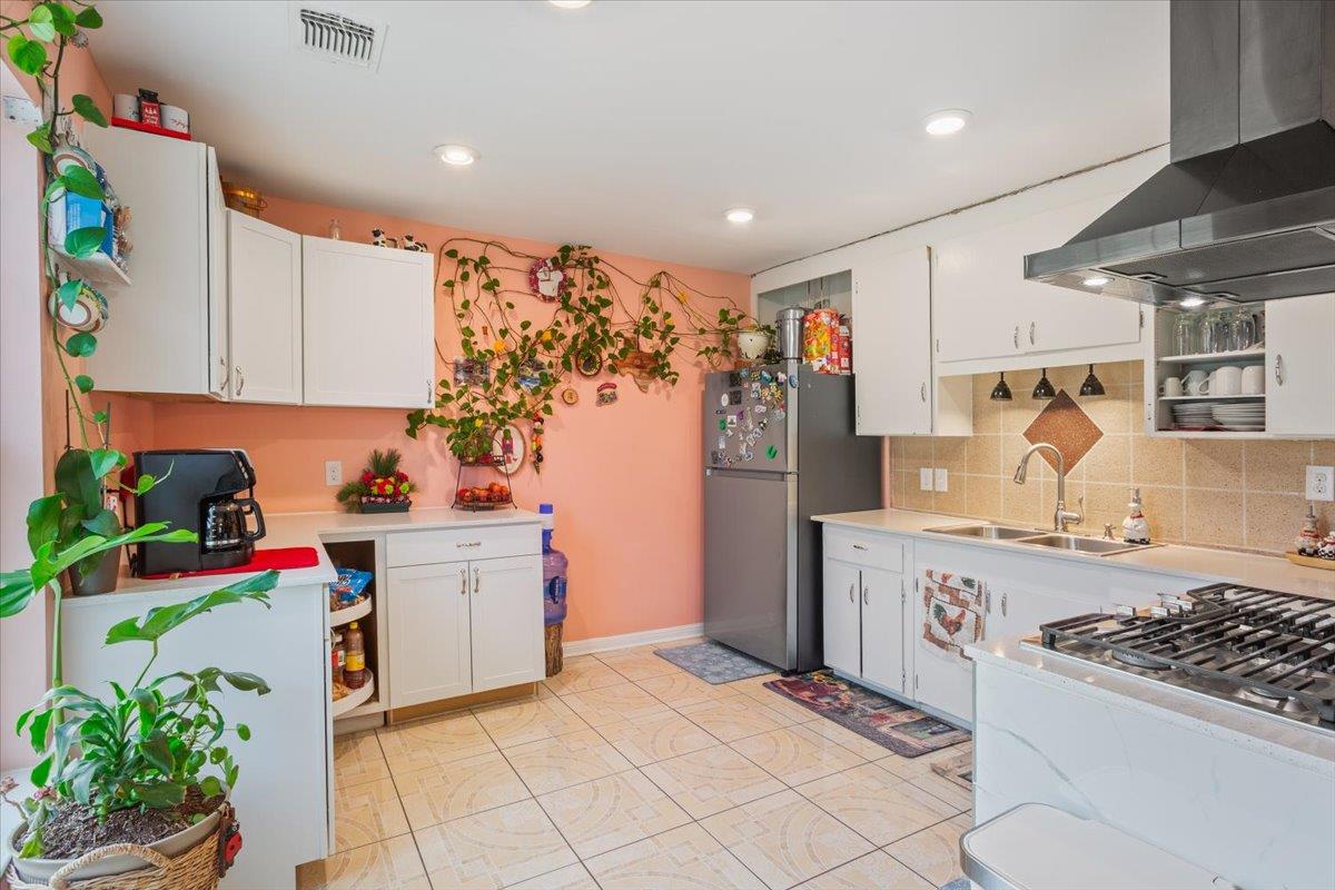 Image 11 of 38 For 50 Dusty Dam Rd