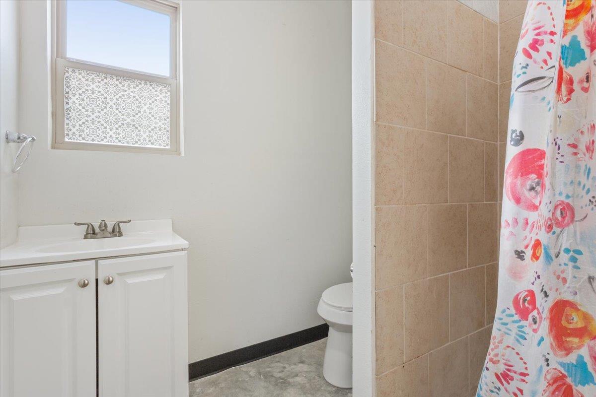 Image 27 of 38 For 50 Dusty Dam Rd