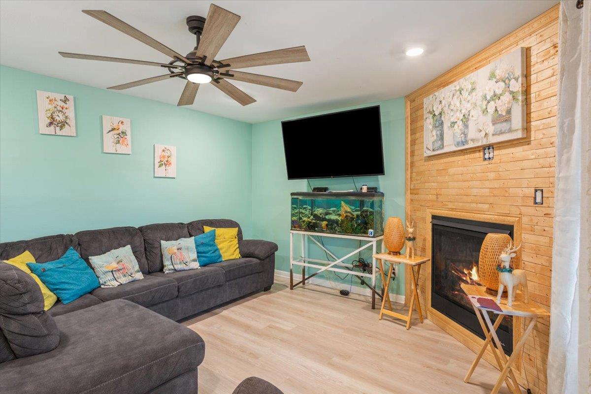 Image 7 of 38 For 50 Dusty Dam Rd