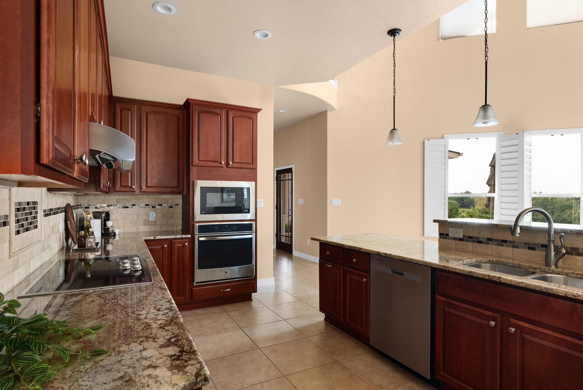 Image 6 of 21 For 1472 Kings Cove Dr