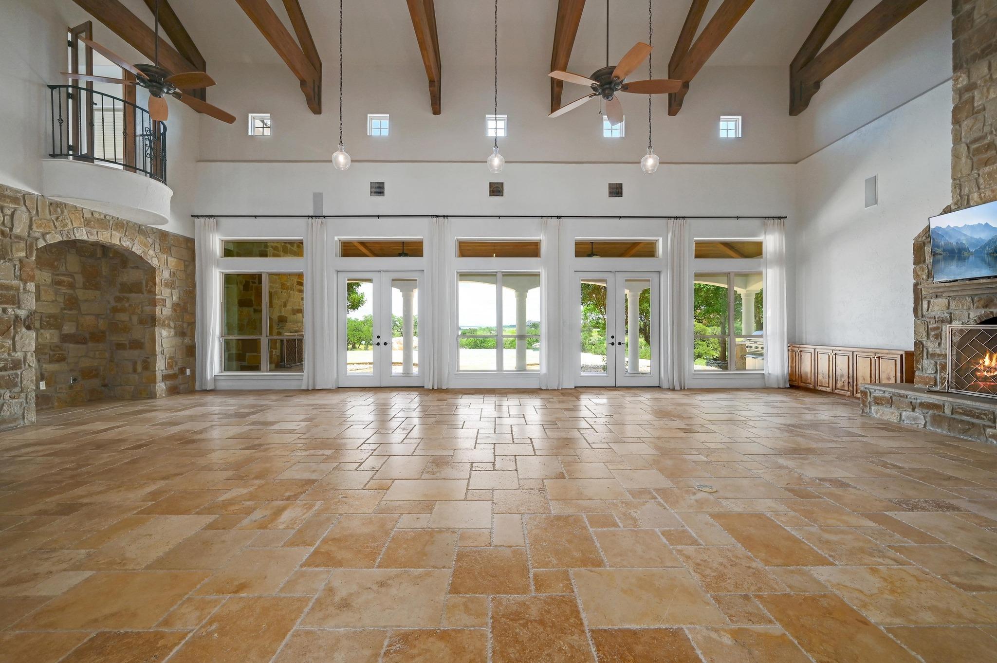 Image 18 of 38 For 138 Serene St