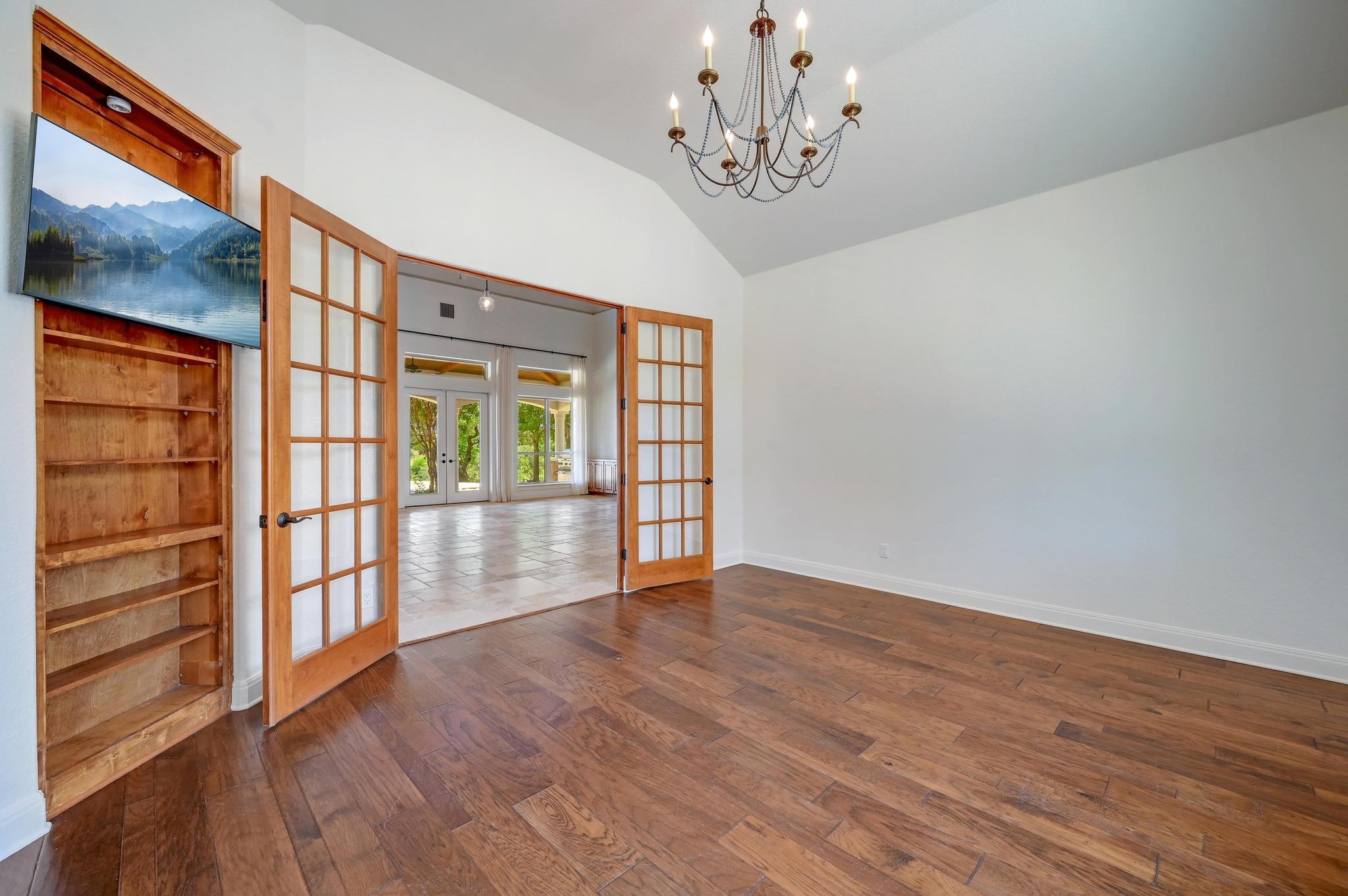 Image 20 of 38 For 138 Serene St