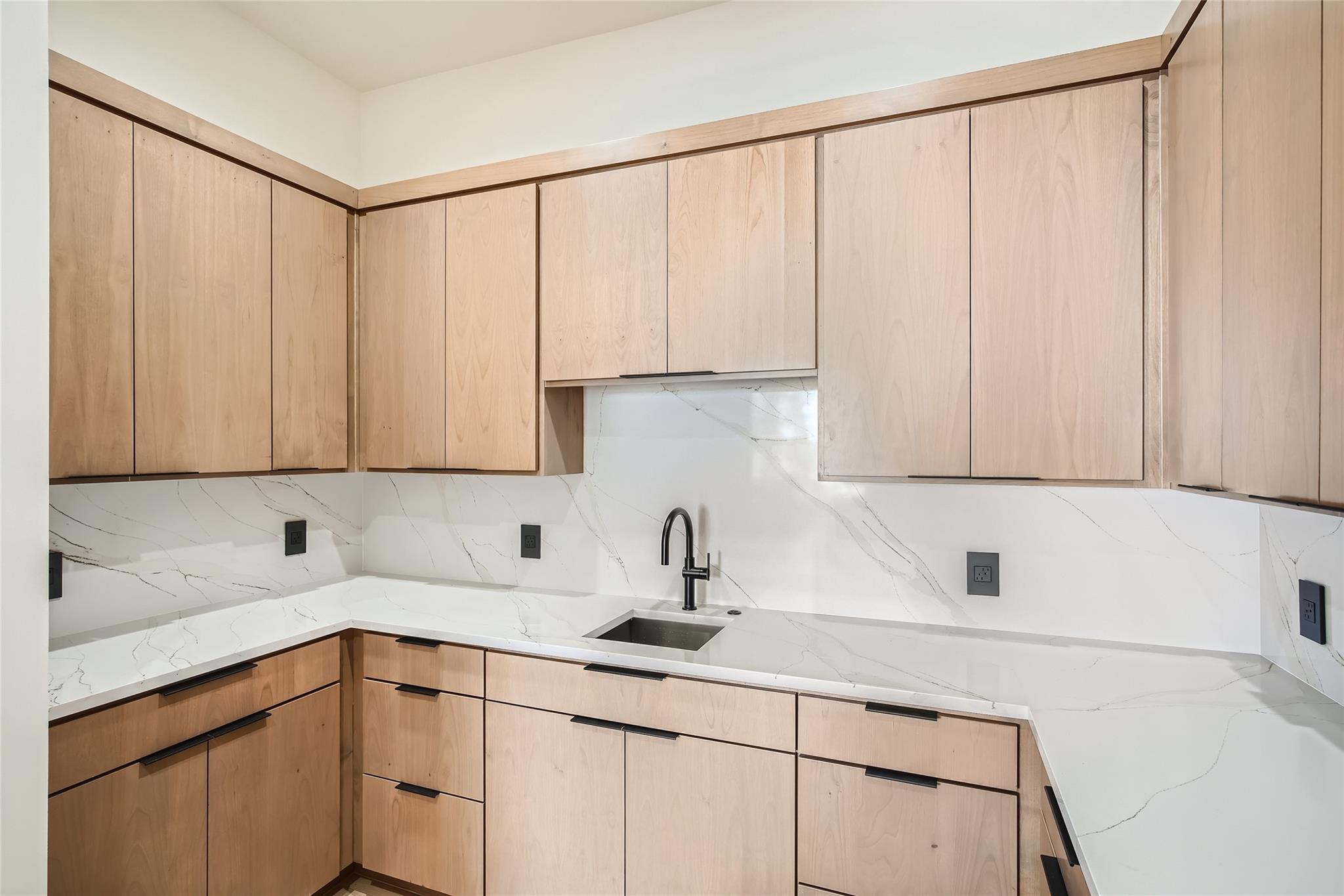 Image 20 of 40 For 6412 Lantern View Dr