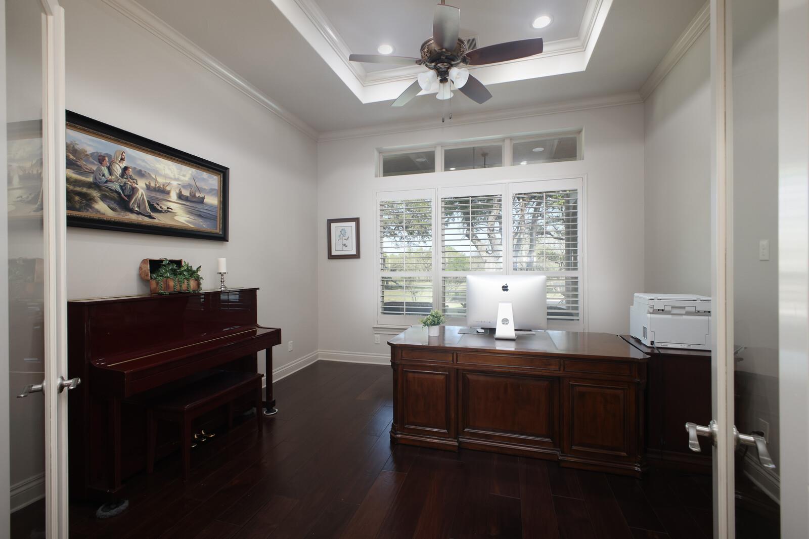 Image 20 of 40 For 5303 Arroyo Luis Dr
