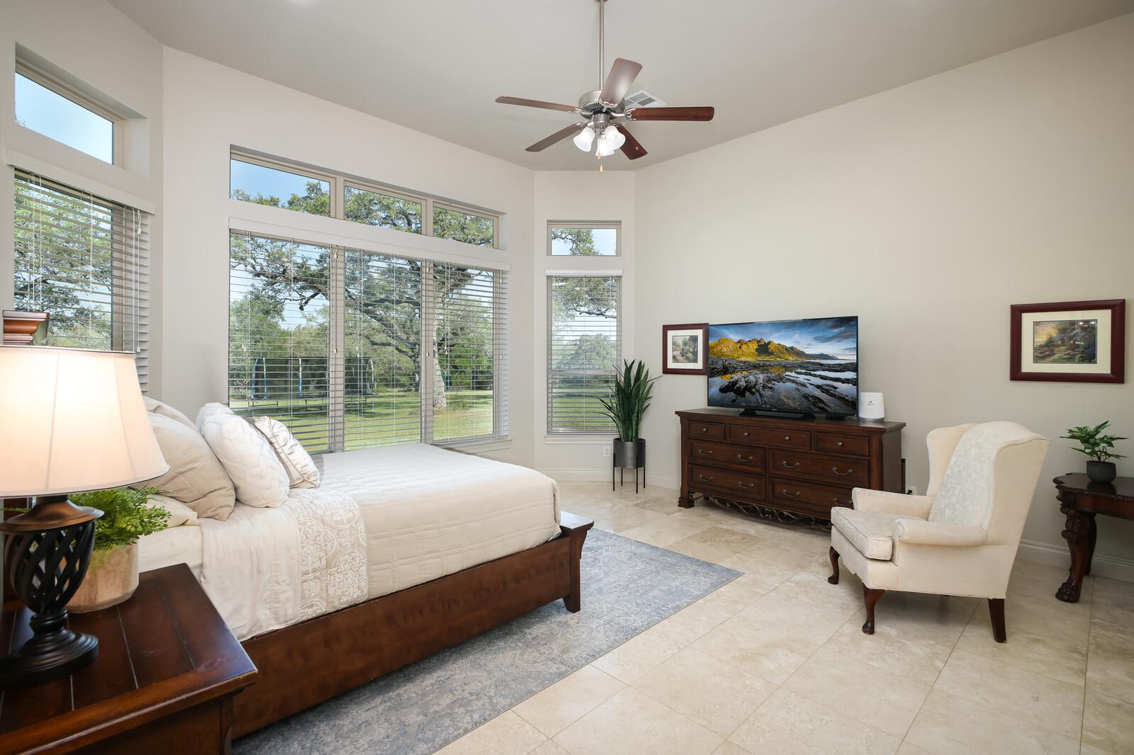 Image 23 of 40 For 5303 Arroyo Luis Dr