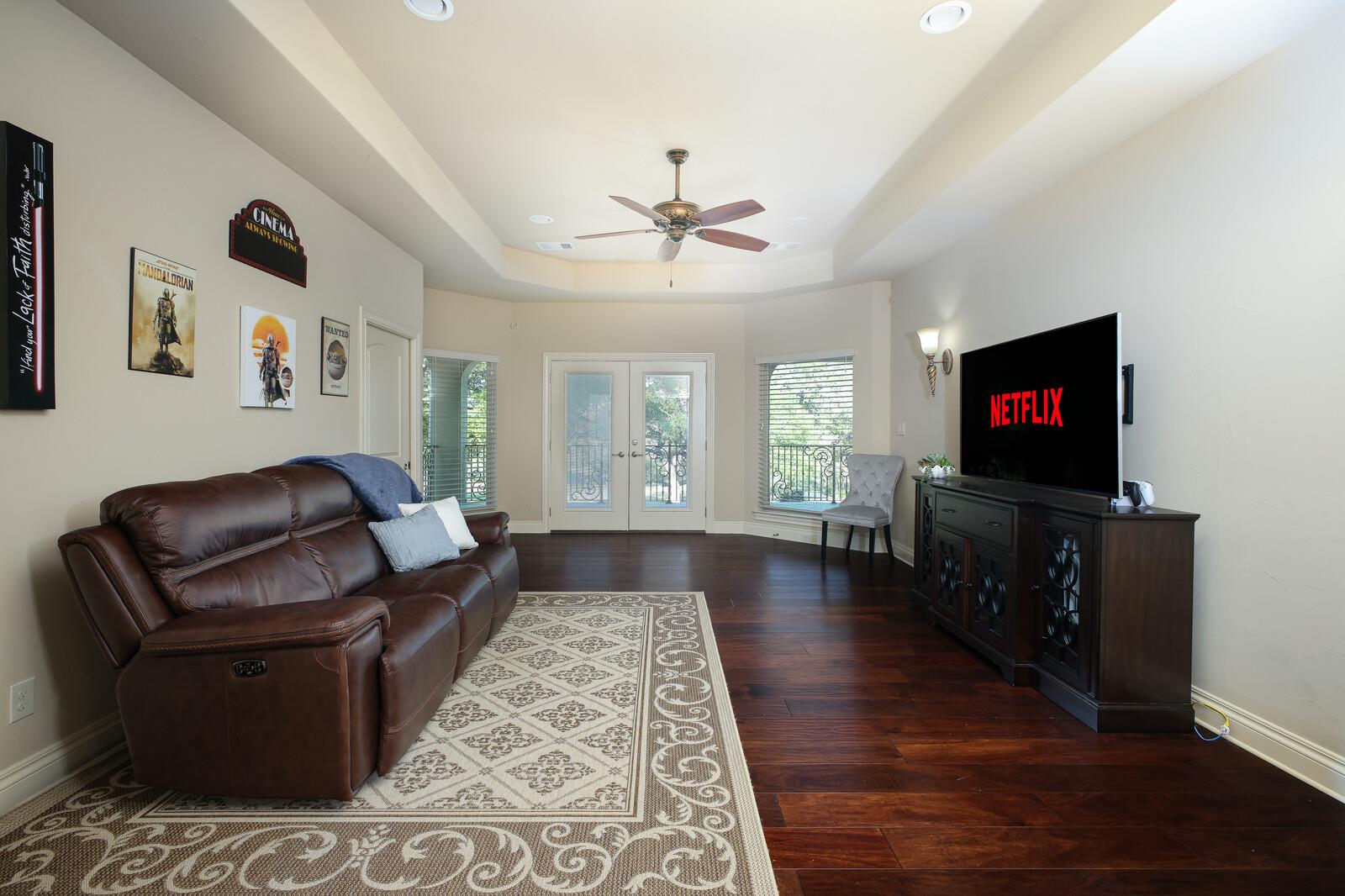 Image 25 of 40 For 5303 Arroyo Luis Dr
