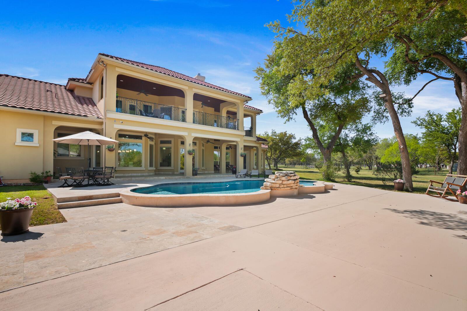 Image 33 of 40 For 5303 Arroyo Luis Dr