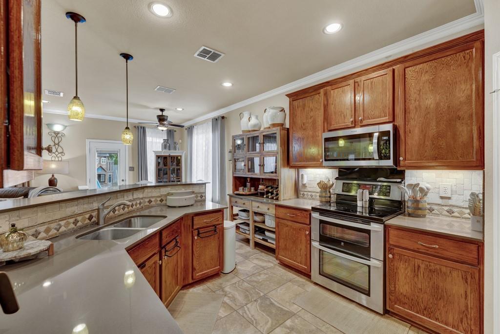 Image 14 of 39 For 522 Pecos Cir