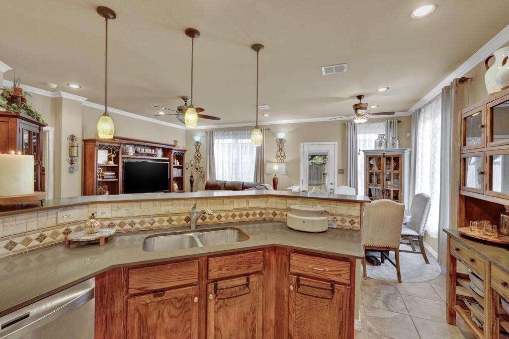 Image 15 of 39 For 522 Pecos Cir