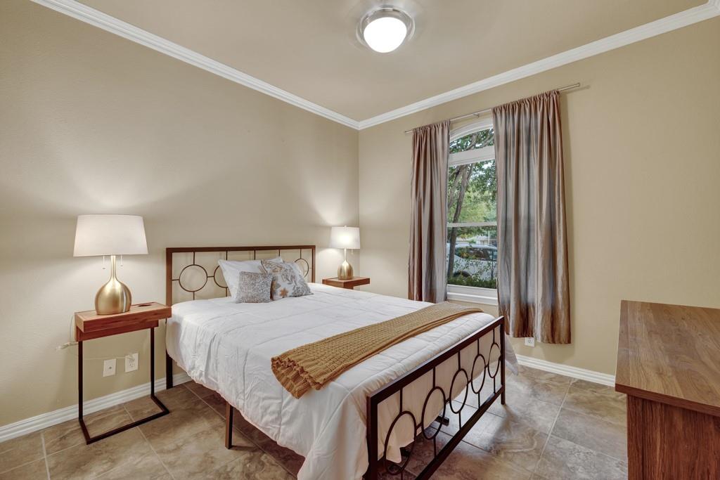 Image 22 of 39 For 522 Pecos Cir