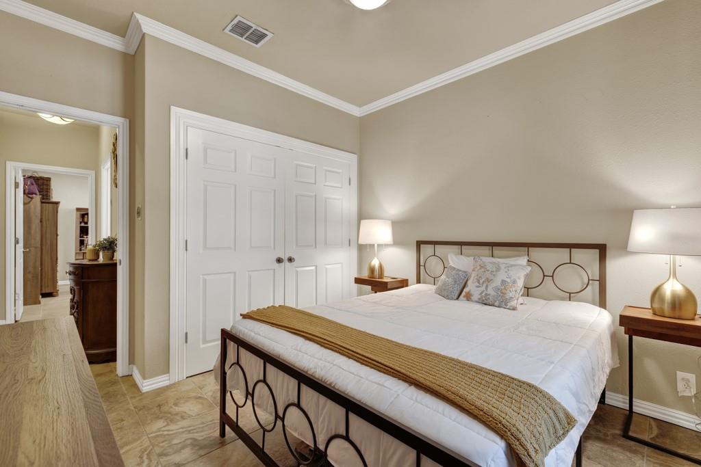 Image 23 of 39 For 522 Pecos Cir