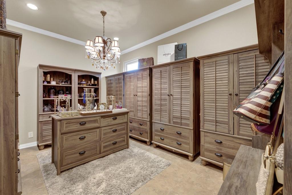 Image 25 of 39 For 522 Pecos Cir