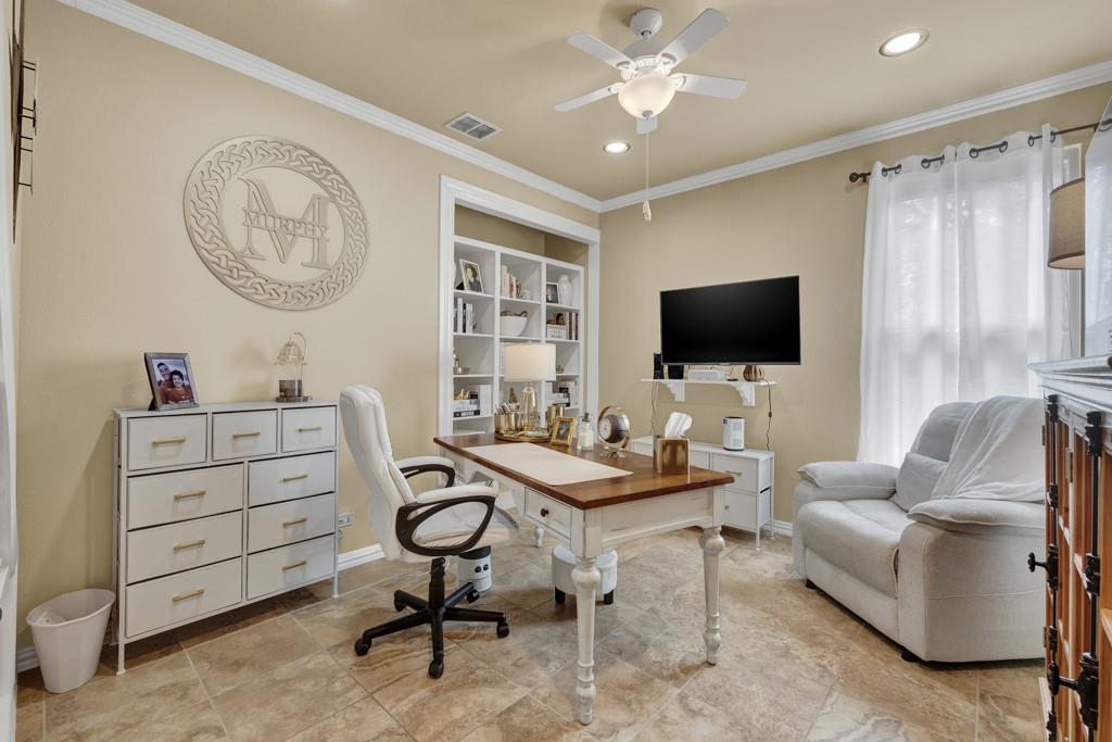 Image 28 of 39 For 522 Pecos Cir