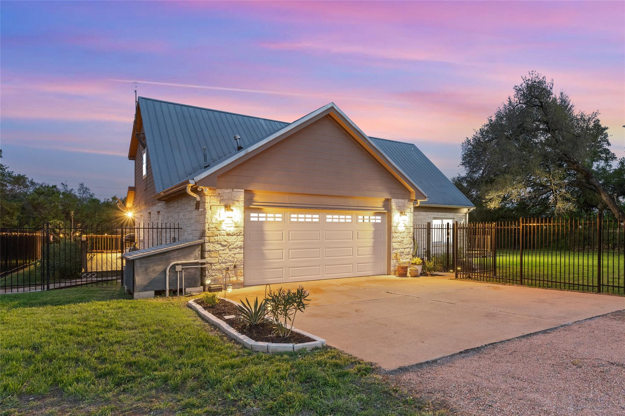 Details for 260 County Road 413, Spicewood, TX 78669