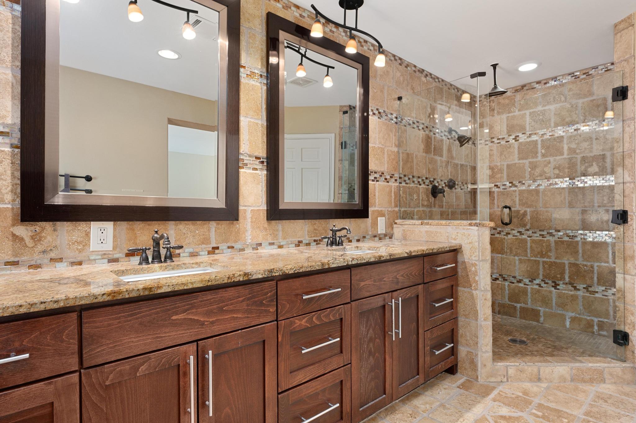 Image 19 of 40 For 6507 Mesa Dr