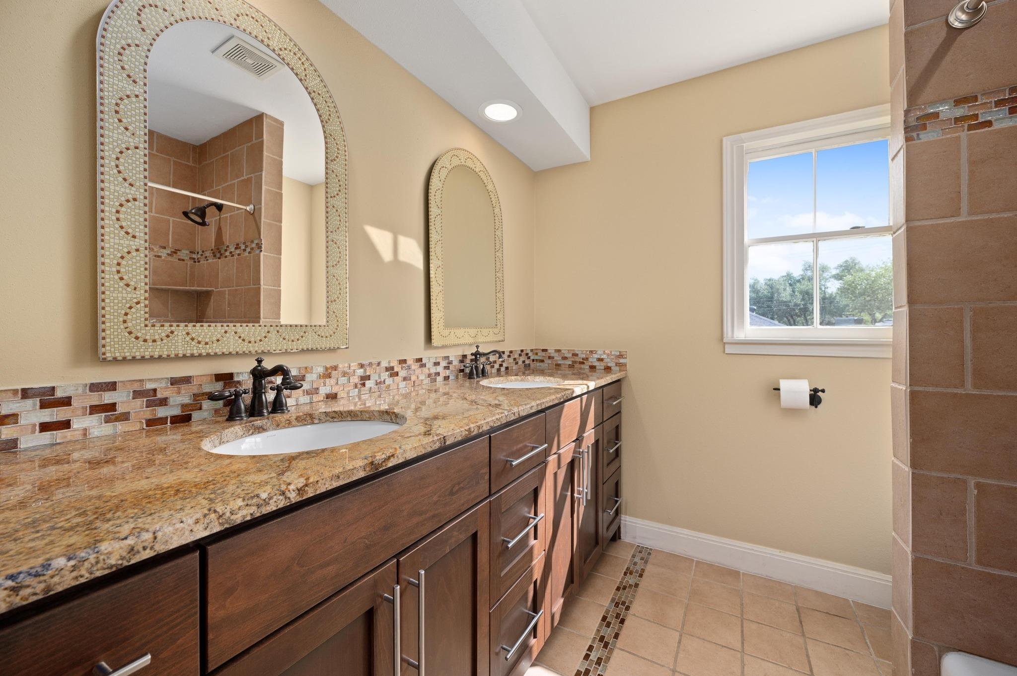 Image 25 of 40 For 6507 Mesa Dr