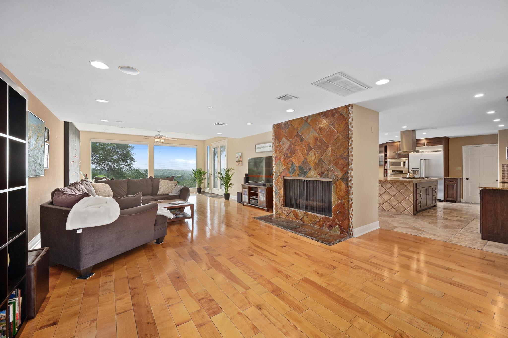 Image 8 of 40 For 6507 Mesa Dr