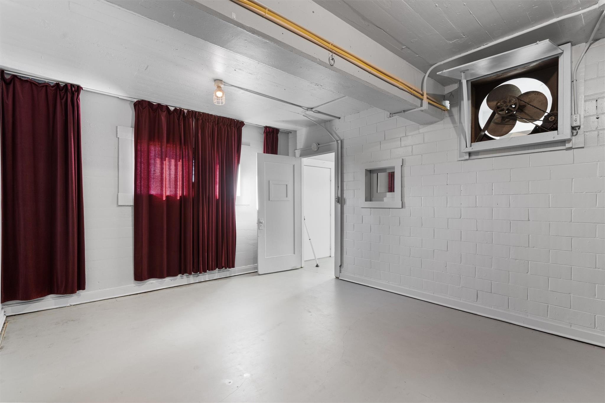 Image 31 of 40 For 1102 Beech St