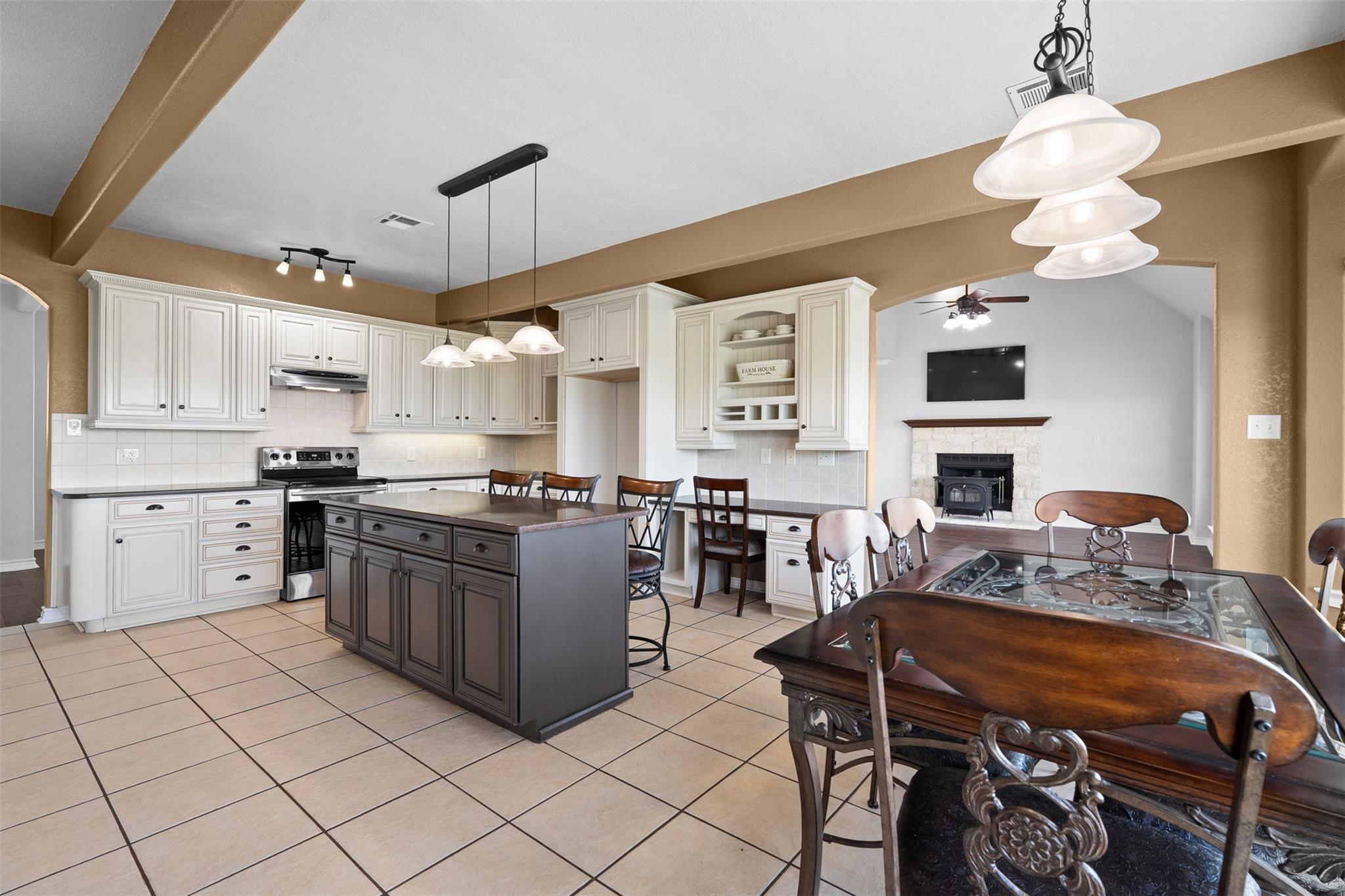 Image 18 of 40 For 876 St Joseph Rd