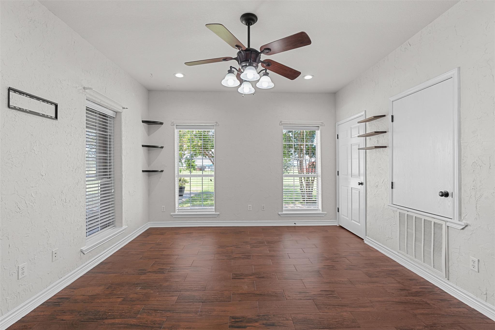 Image 24 of 40 For 876 St Joseph Rd